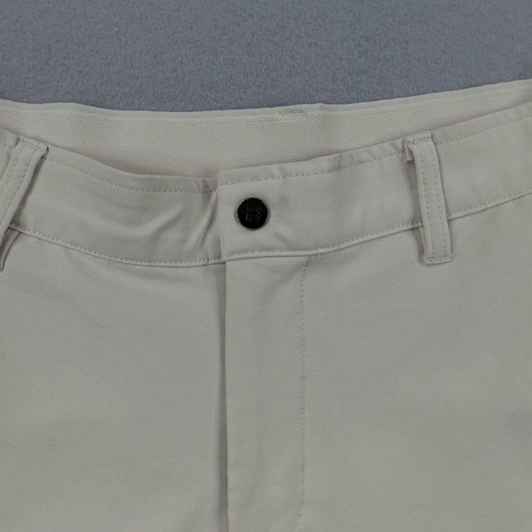 Vintage BYLT Shorts Mens Medium Beige Chino Performance Golf Stretch Flex Size US 31 - 2 Thumbnail
