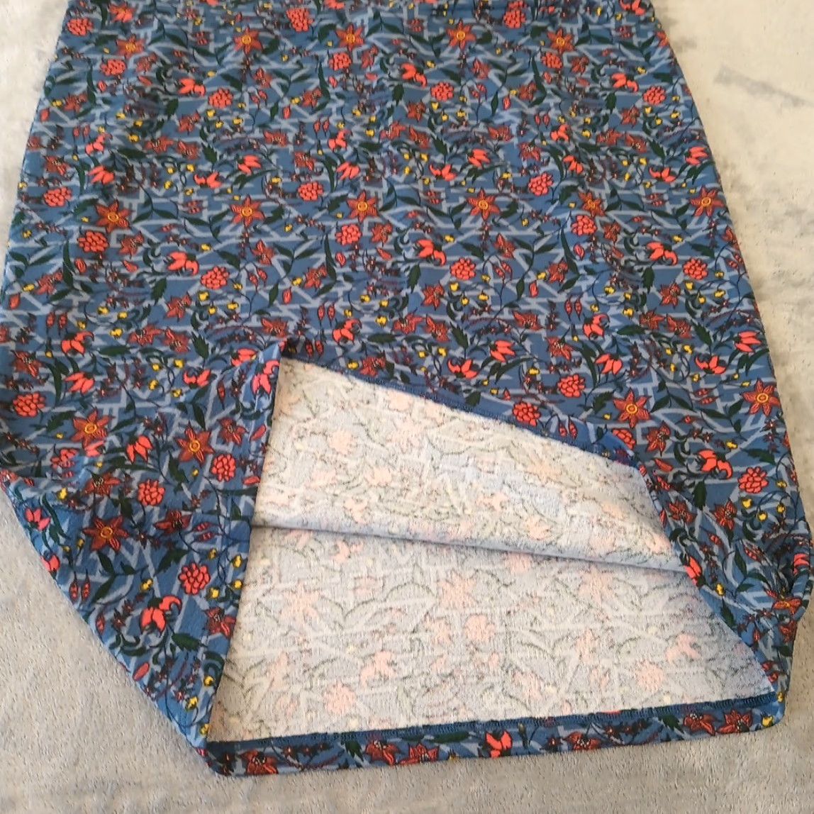 Vintage LuLaRoe Skirt XL Blue Floral Knee Length Pull On Pencil Women Size 40" / US 18 - 5 Thumbnail