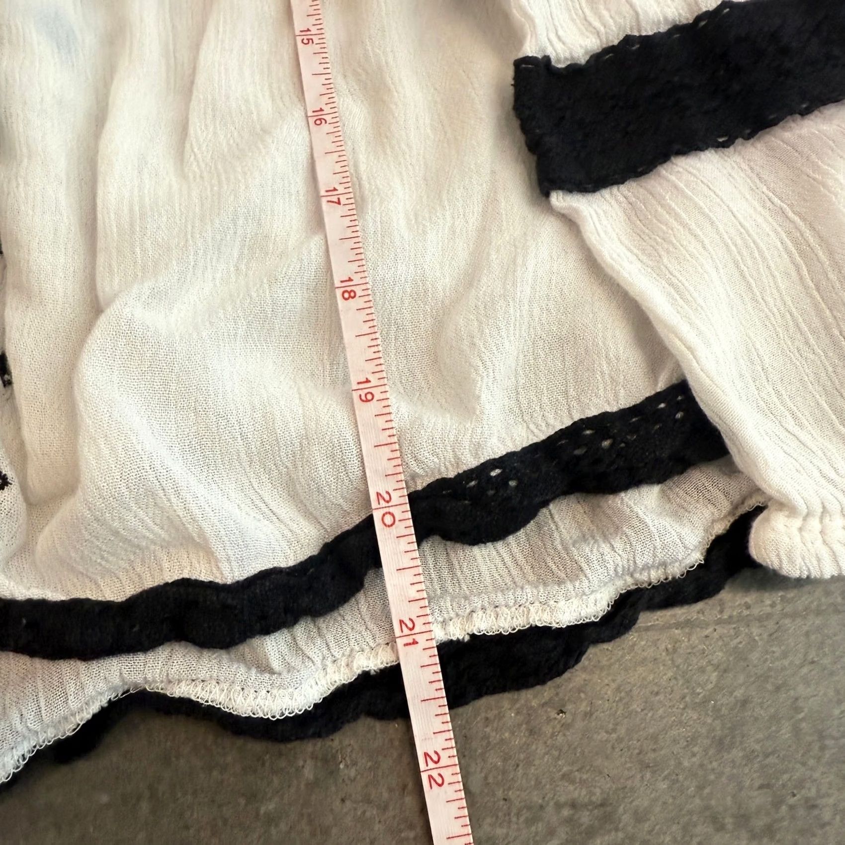 Vintage VINTAGE Free People Boho Whimsical White Black Longsleeve Blouse S Women Size S / US 4 / IT 40 - 4 Thumbnail
