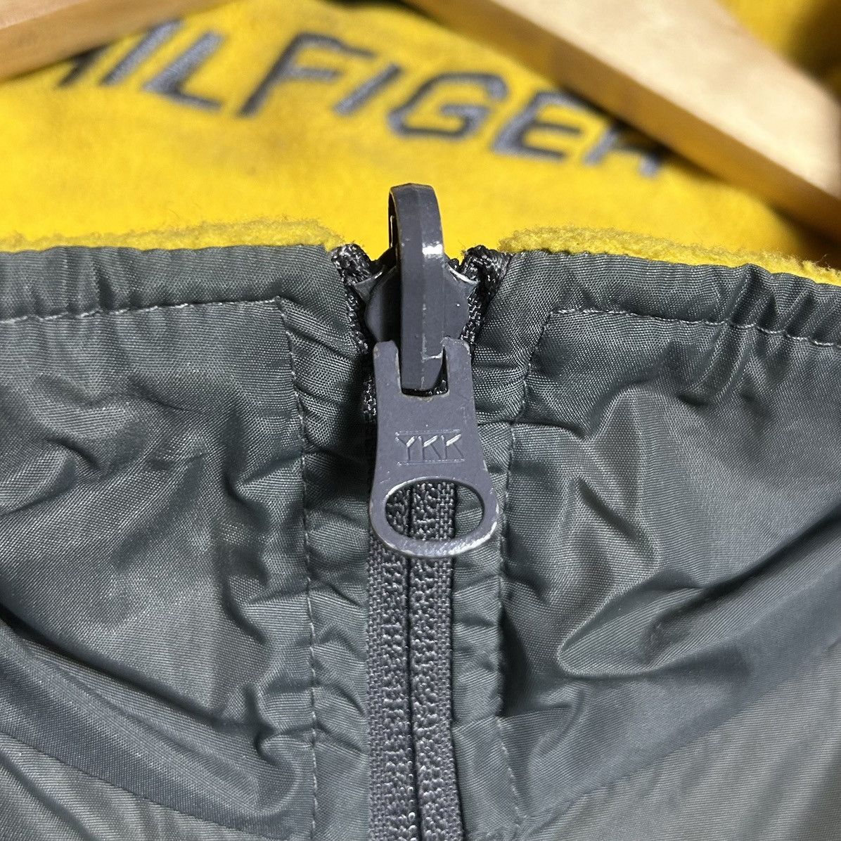 Tommy Hilfiger × Vintage Vintage Tommy Hilfiger Reverse Jacket Size US XL / EU 56 / 4 - 7 Thumbnail
