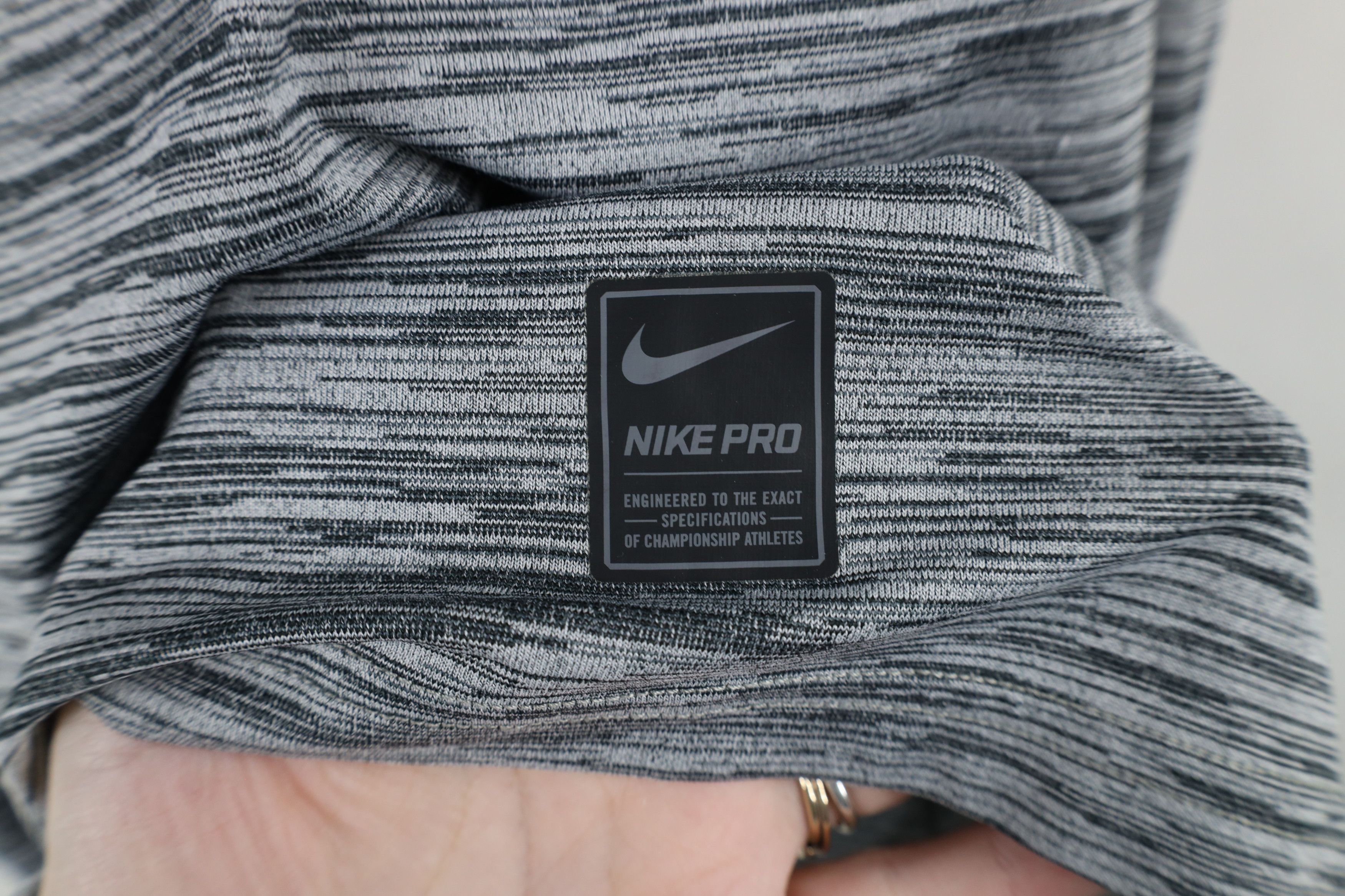 Nike × Vintage Nike Pro Center Swoosh Stretch Training Gym T-Shirt Gray Size US L / EU 52-54 / 3 - 7 Thumbnail