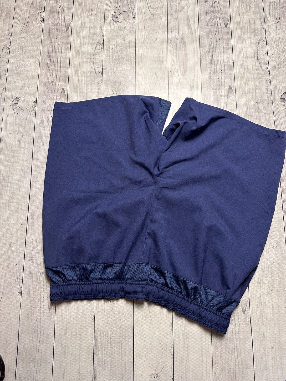 Nike Vintage Nike Barcelona soccer shorts 11 Neymar size XL Size US 36 / EU 52 - 7 Thumbnail