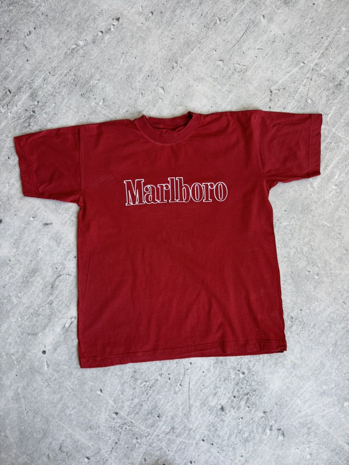 Marlboro Marlboro big logo red tee Size US M / EU 48-50 / 2 - 1 Thumbnail