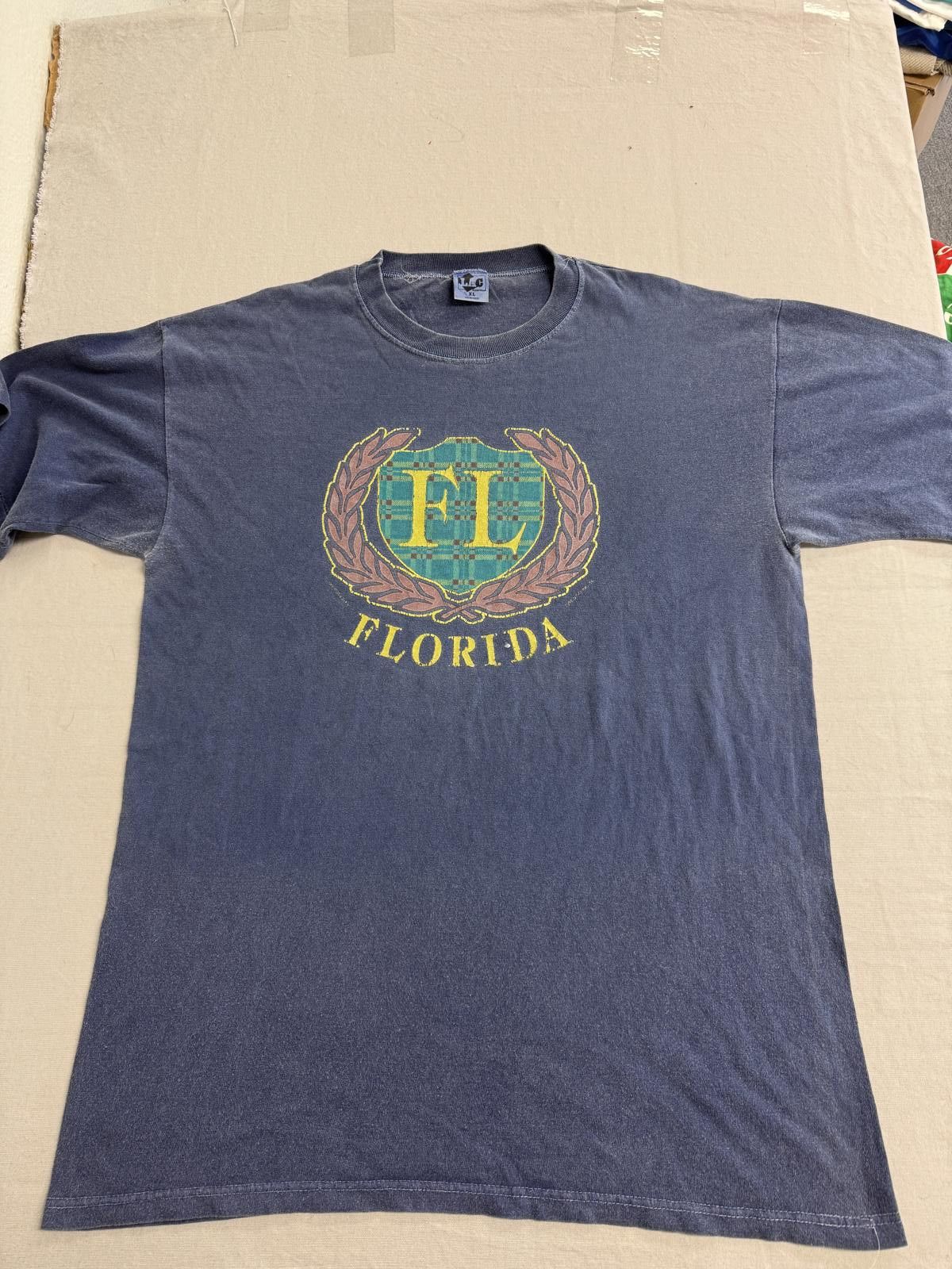 Other Vintage Florida Crest T-shirt Faded Tourism Made in USA XL Size US XL / EU 56 / 4 - 1 Thumbnail