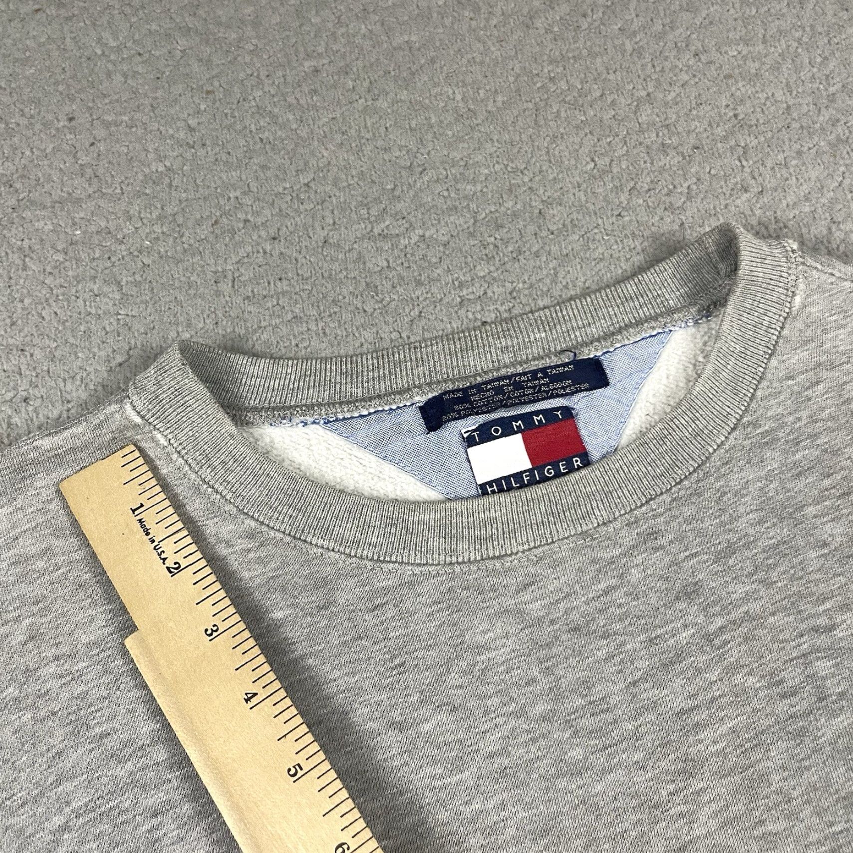 Tommy Hilfiger VINTAGE Tommy Hilfiger Sweatshirt Men’s S Gray Athletic Pullover Sports All Seasons Heavyweight Embroidered Size US S / EU 44-46 / 1 - 6 Thumbnail