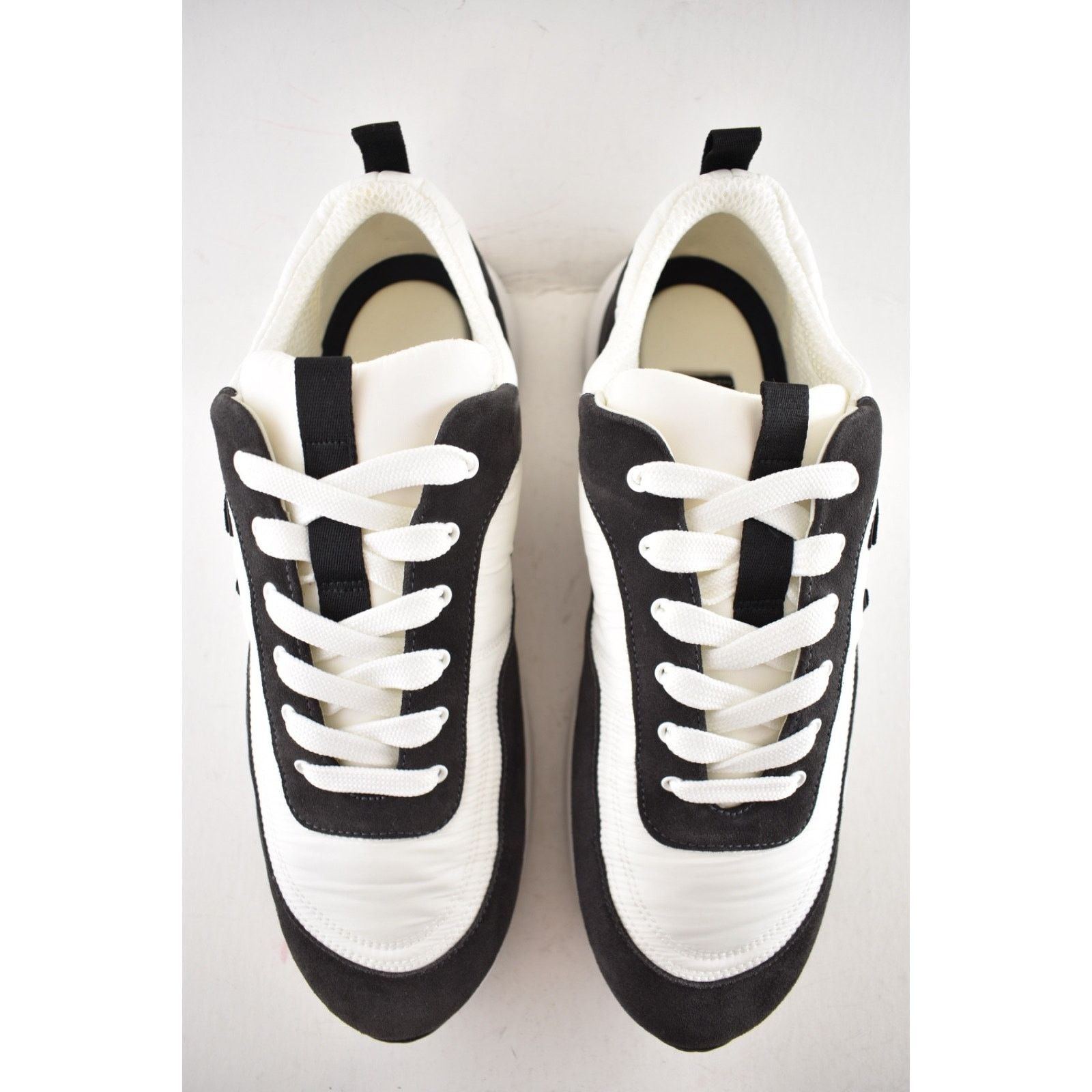 Chanel 21P Mens Grey Black White CC Logo Low Top Lace Up