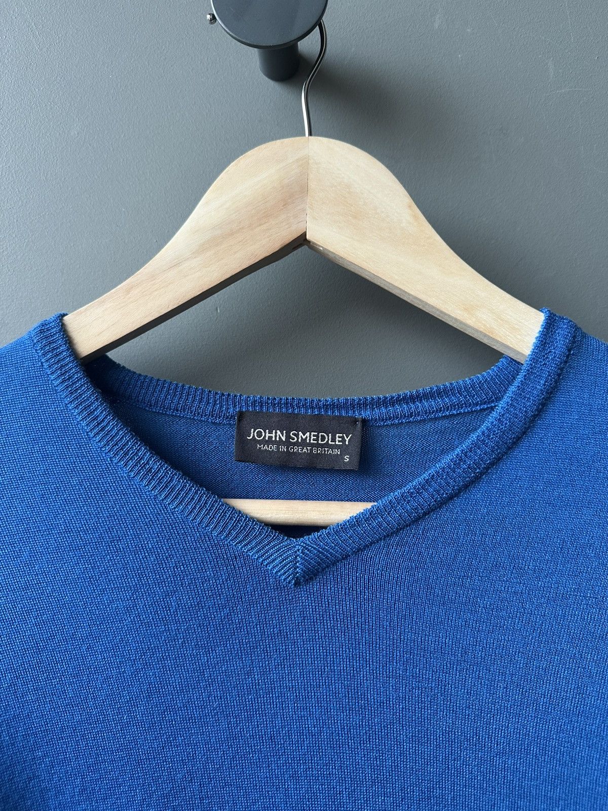 John Smedley John Smedley V-Neck Merino Wool Sweater Size S Size US S / EU 44-46 / 1 - 3 Thumbnail