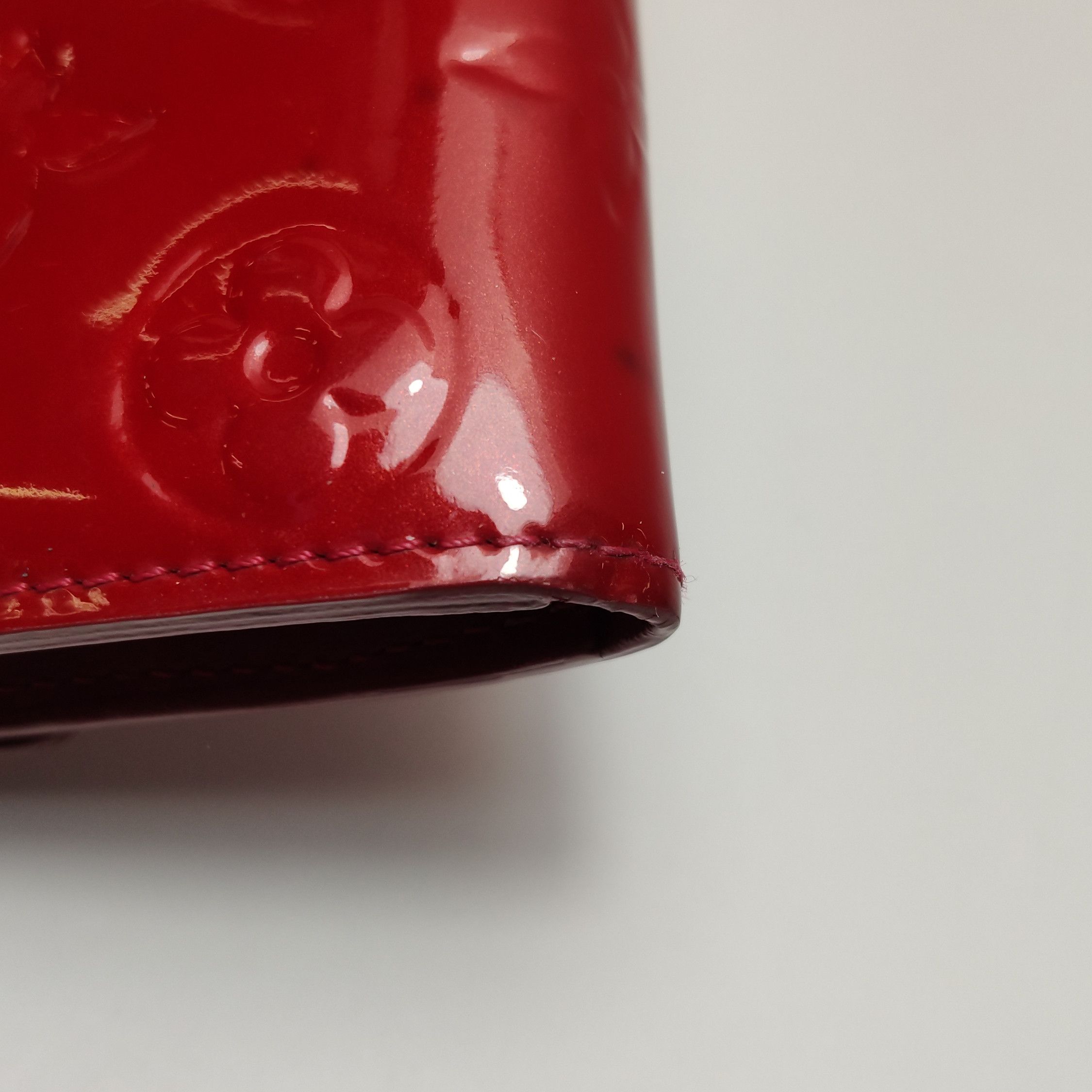 Louis Vuitton Louis Vuitton (LV) Cowhide patent leather embossed monogram Size ONE SIZE - 8 Thumbnail
