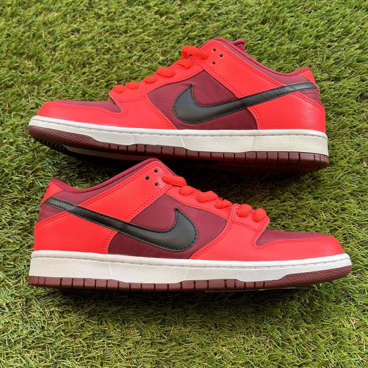 Hypebeast × Nike Nike SB Dunk Low Pro J Pack Laser Crimson 304292 606 Size 9 Size US 9 / EU 42 - 7 Thumbnail