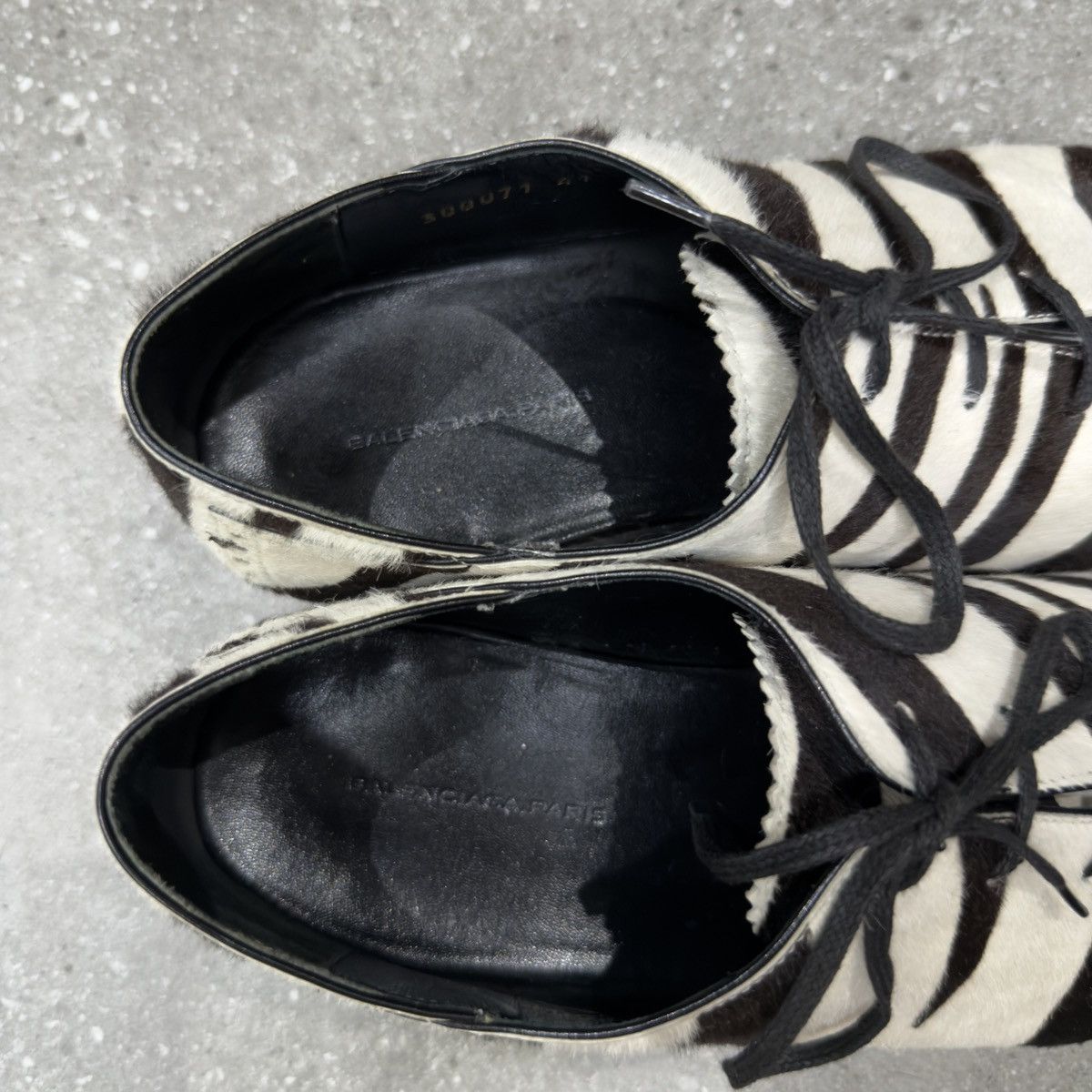 Balenciaga Balenciaga Nicolas Ghesquiere Pony Hair Leather Derby Size US 8.5 / EU 41-42 - 13 Thumbnail