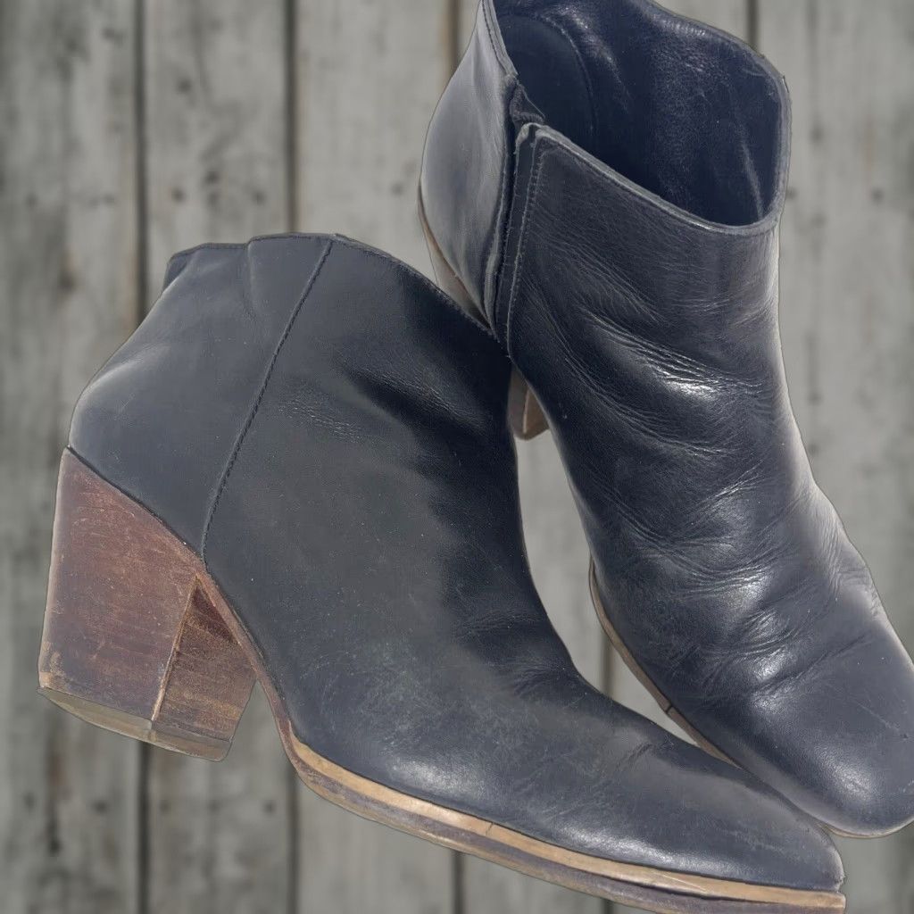 Rachel Comey Rachel Comey Mars Booties 7.5 Black Leather Chunky Heel Womens Size US 7.5 / IT 37.5 - 1 Thumbnail