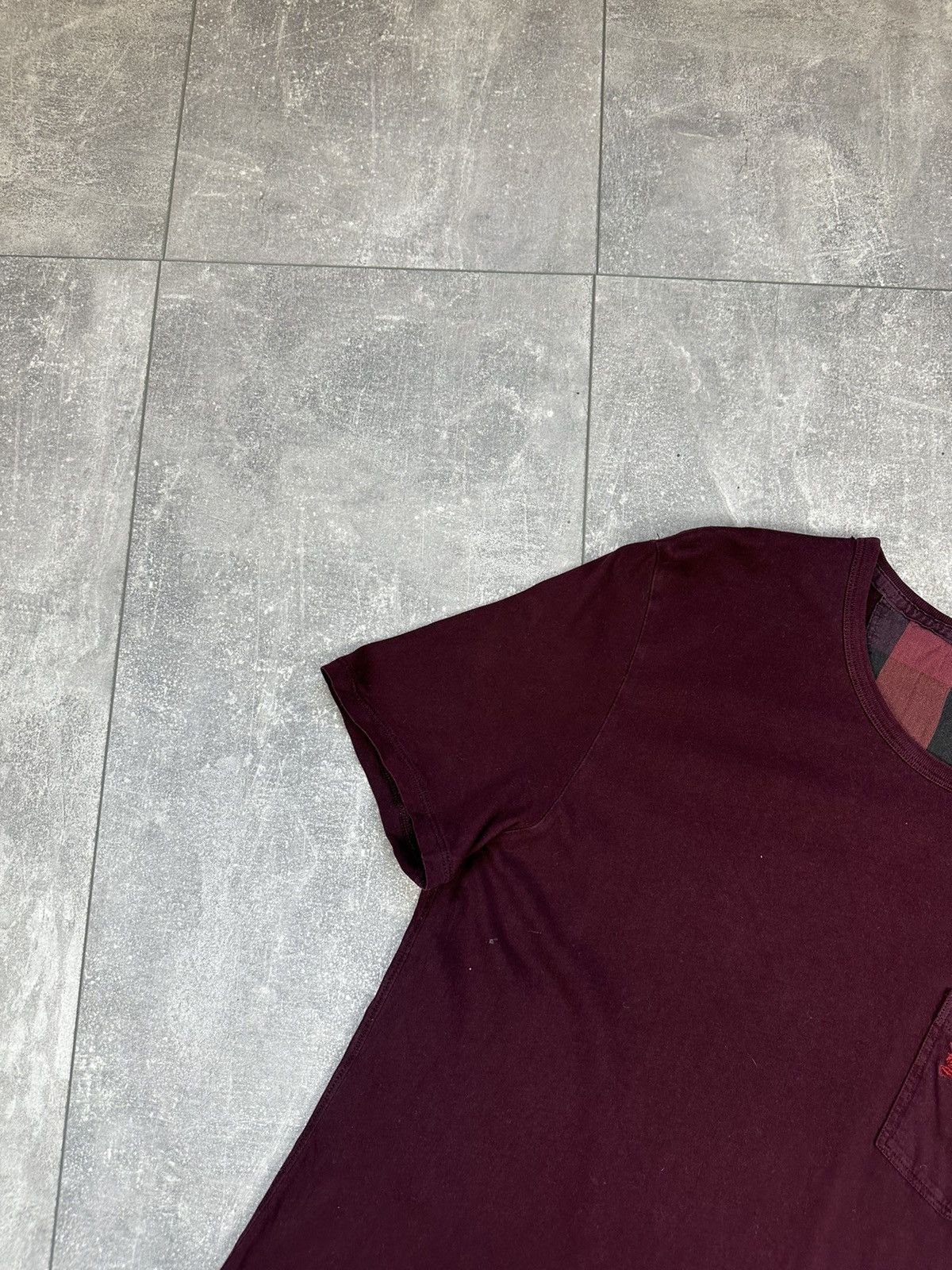 Burberry Burberry Brit Burgundy Small Logo Tee Size US M / EU 48-50 / 2 - 6 Thumbnail