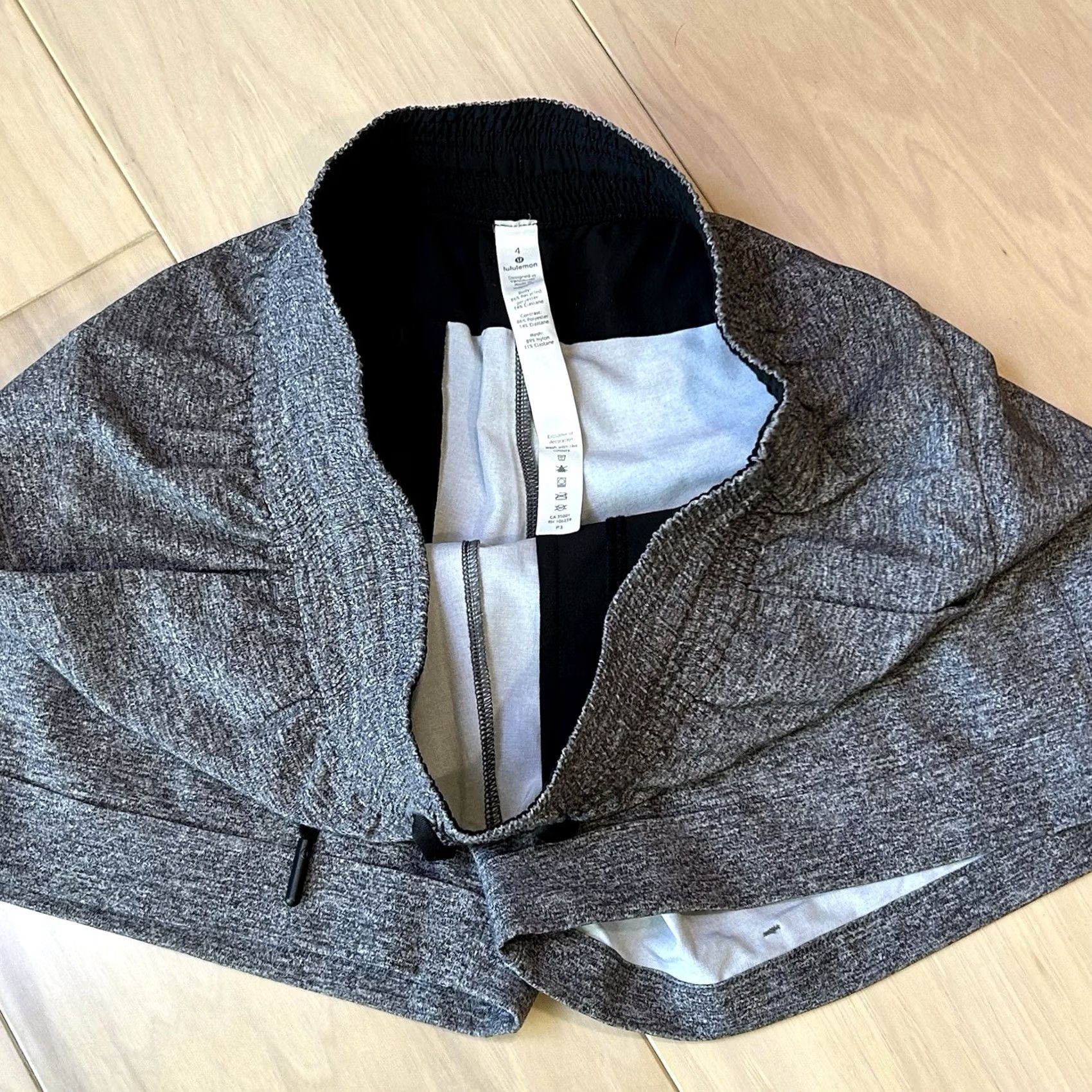 Lululemon Lululemon Spring Break Away Short Gray 3” Inseam Women’s 4, Activewear, Shorts, Gray, 3" Inseam, Drawstring, Pockets, Regular, Women Size 27" / US 4 / IT 40 - 3 Thumbnail