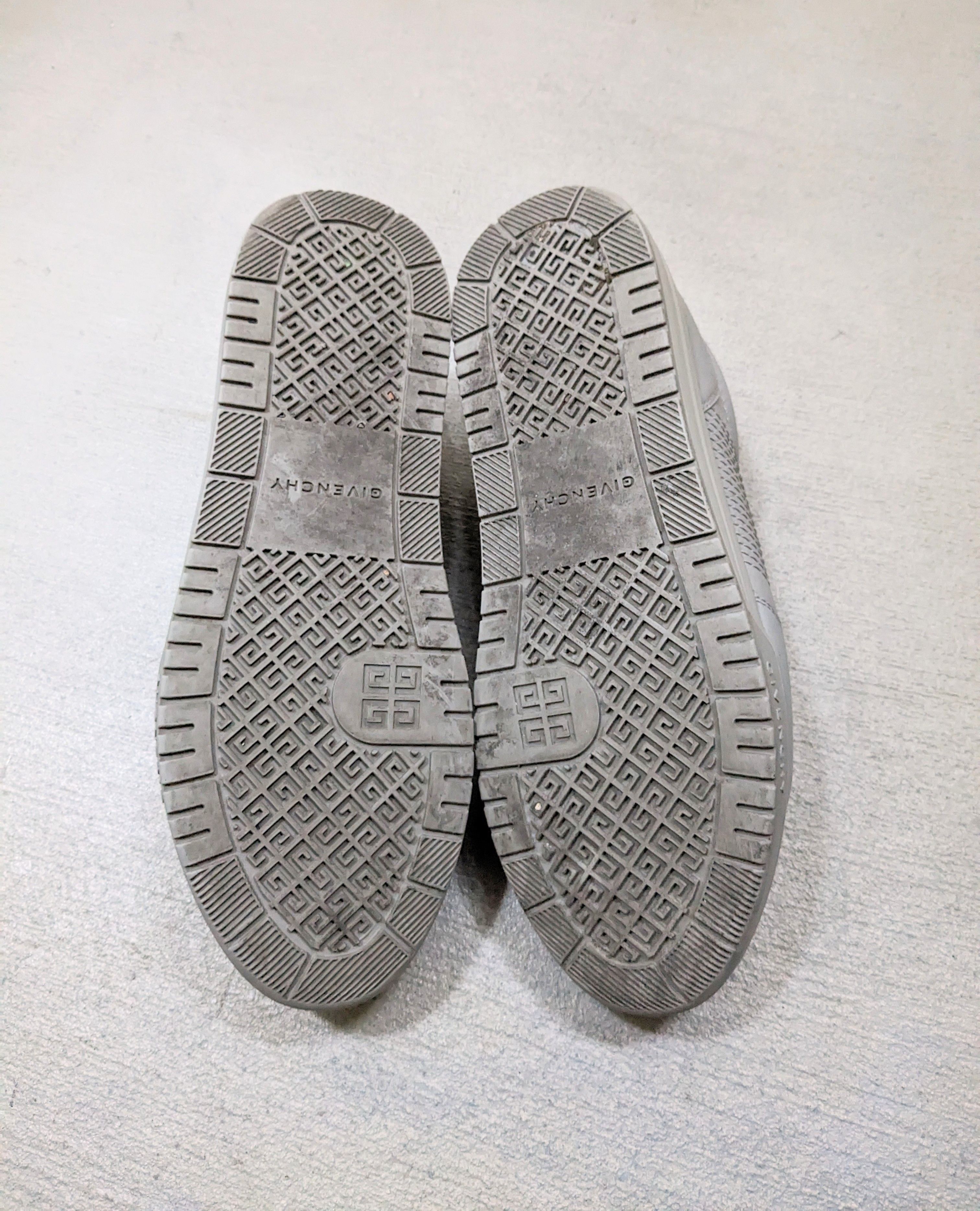 Givenchy Givenchy G4 Sneakers Gray 9 42 Leather Matthew Williams Size US 9 / EU 42 - 19 Thumbnail