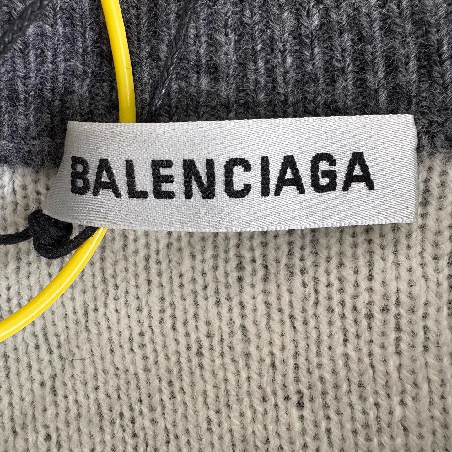 Balenciaga Balenciaga Gray & White Logo Knit Sweater XS New Size US XS / EU 42 / 0 - 3 Thumbnail