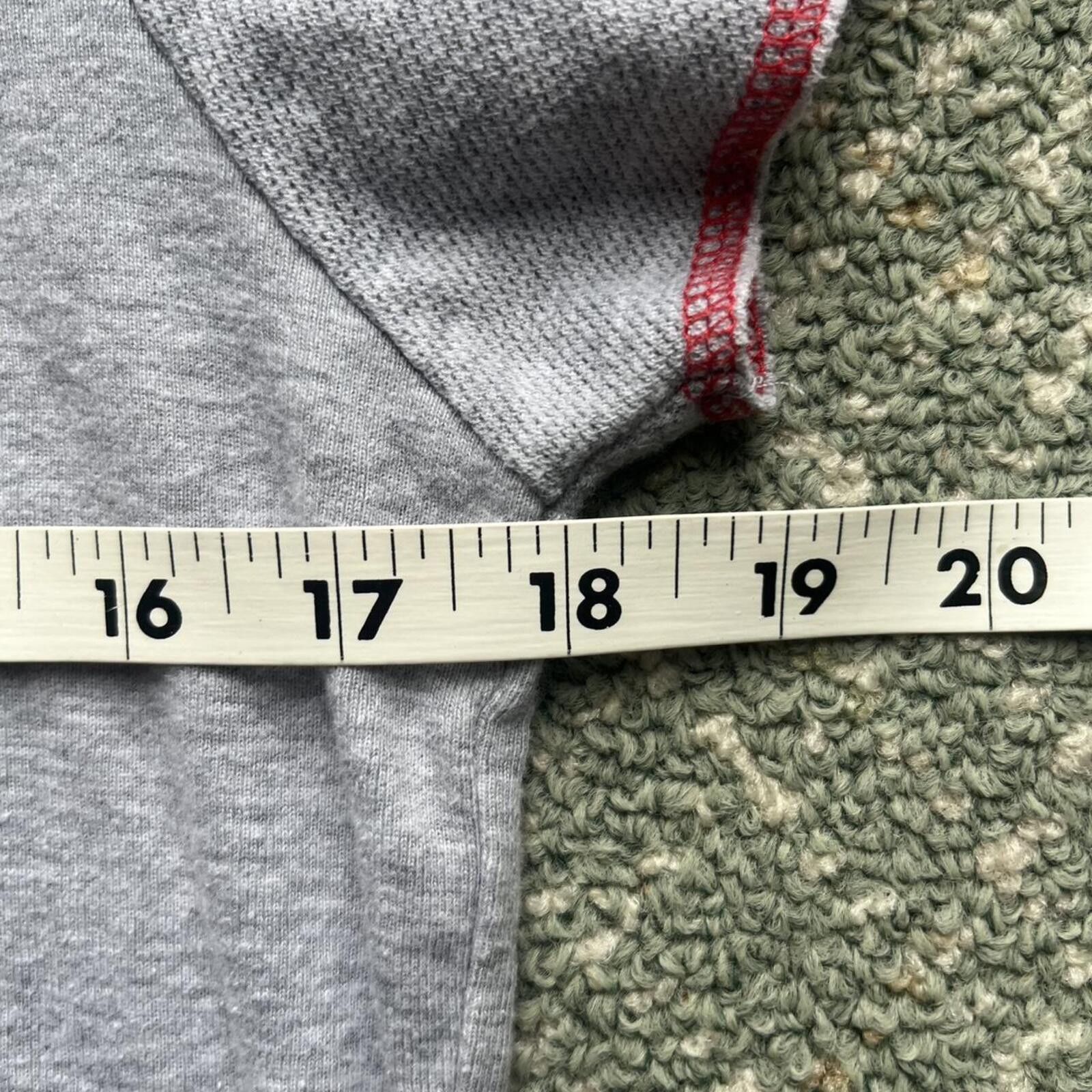 Other Willow Talk Gray Boy Magnet Graphic V-Neck T-Shirt Large Size US L / EU 52-54 / 3 - 5 Thumbnail