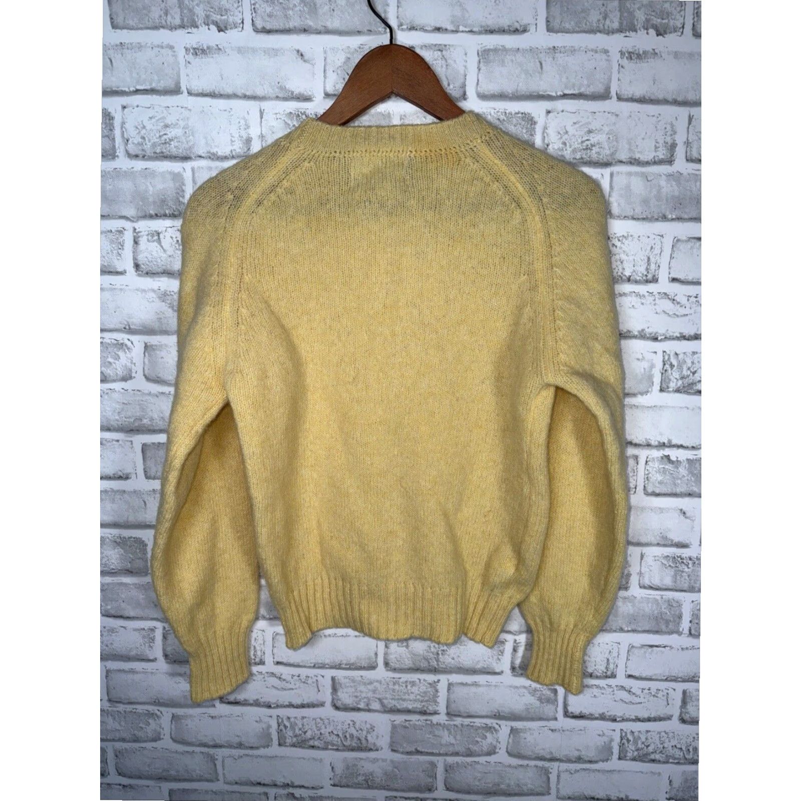 Vintage VINTAGE Amana Women's Medium Yellow Wool Pullover Sweater Long Sleeve Size M / US 6-8 / IT 42-44 - 7 Thumbnail