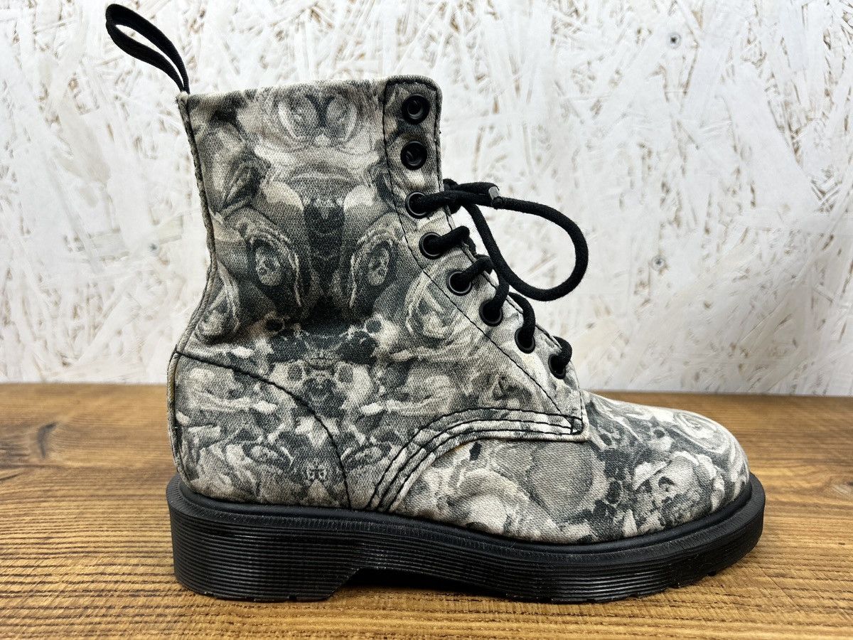 Dr. Martens Dr Martens 1460 Beckett Canvas Black Grey Roses Boots US 4 Size US 4 / IT 34 - 7 Thumbnail
