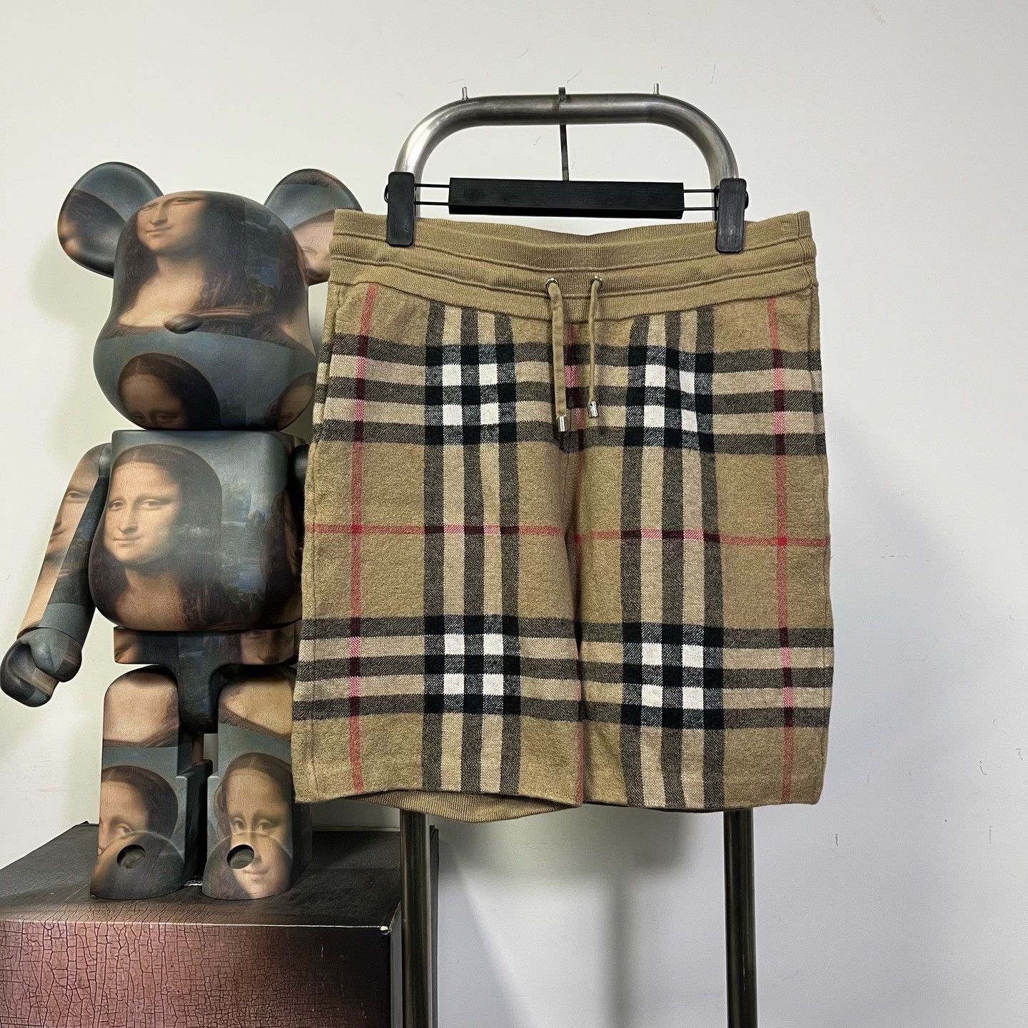 Burberry Burberry Wool Plaid Pants 28 Women Size 28" / US 6 / IT 42 - 1 Thumbnail