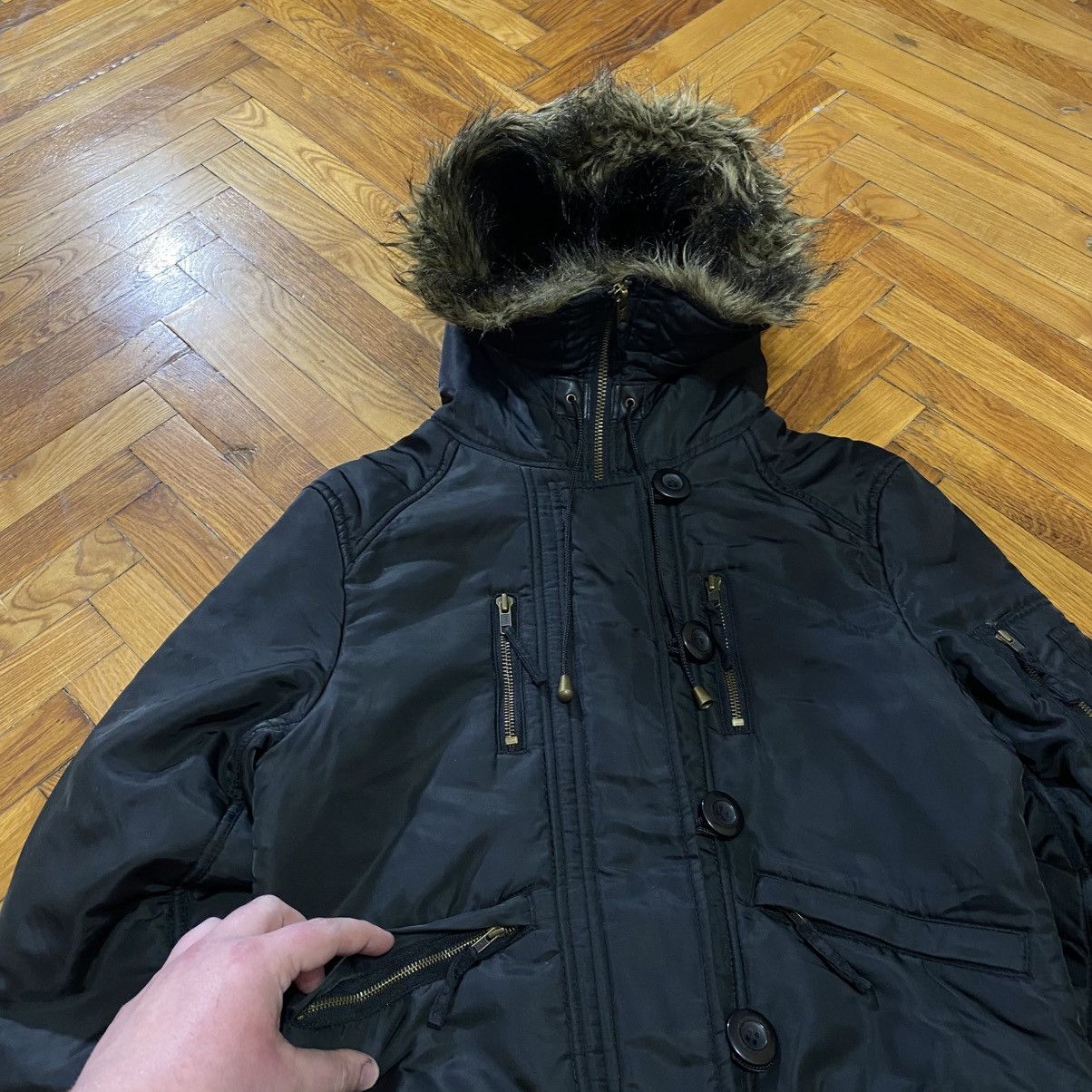 Le Grande Bleu (L.G.B.) Vintage Black Fur Hood Cropped Alaska Bomber Jacket Y2K Size US S / EU 44-46 / 1 - 7 Thumbnail