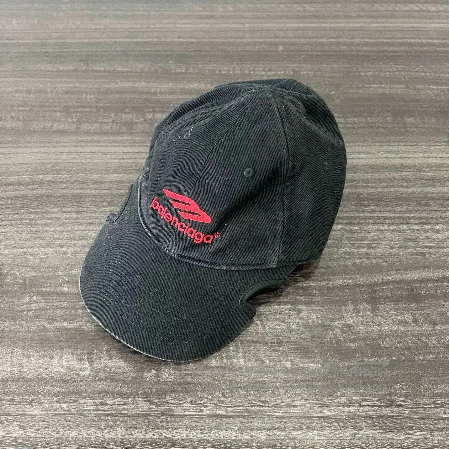 Balenciaga Balenciaga 3B Sport Embroidered Logo Baseball Cap. Size ONE SIZE - 2 Thumbnail