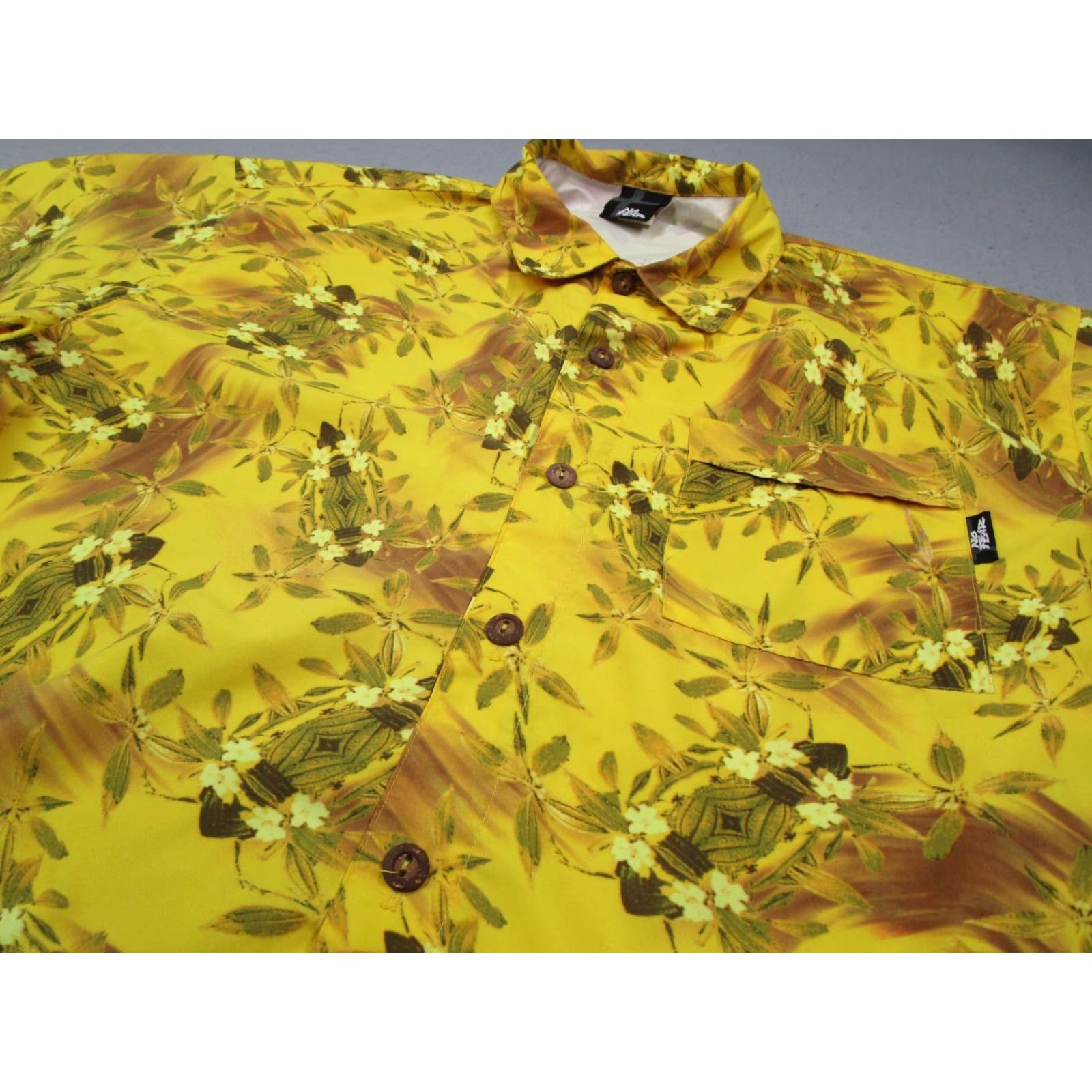 No Fear VINTAGE No Fear Shirt Mens XL Yellow Button Short Sleeve Hawaiian 90s Floral Made in USA Size US XL / EU 56 / 4 - 2 Thumbnail