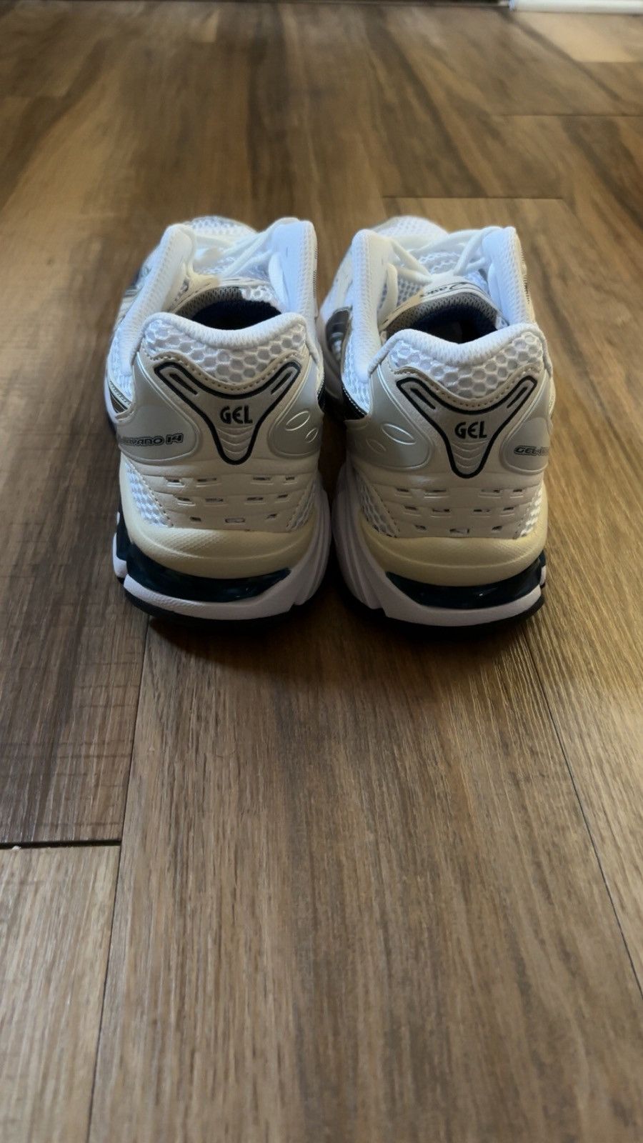 Asics Asics Gel-Kayano 14 Size US 10 / EU 43 - 1 Thumbnail