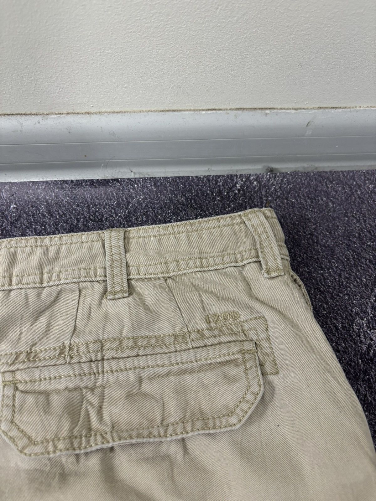 Izod Vintage IZOD Military Style Wide-Leg Y2K Hype Cargo Shorts Size US 38 / EU 54 - 16 Thumbnail