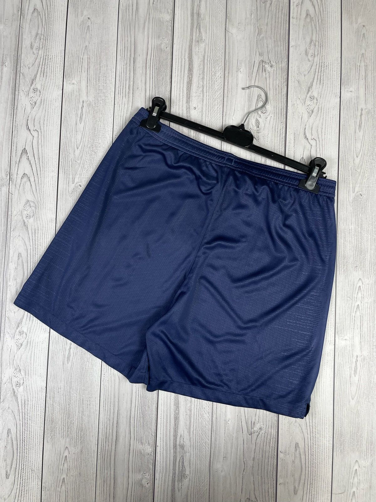 Nike Vintage nike PSG soccer shorts size L logo Size US 34 / EU 50 - 5 Thumbnail