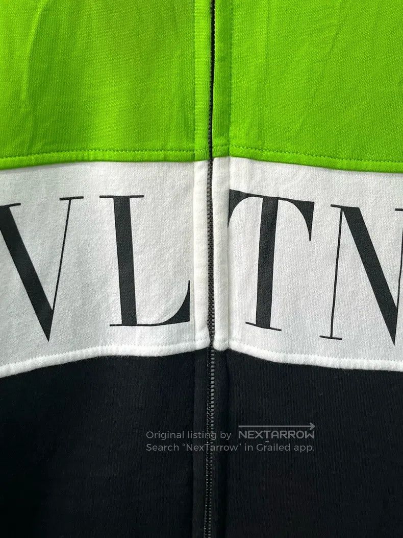Valentino Valentino Color-blocking logo printed jacket Size US XL / EU 56 / 4 - 6 Thumbnail