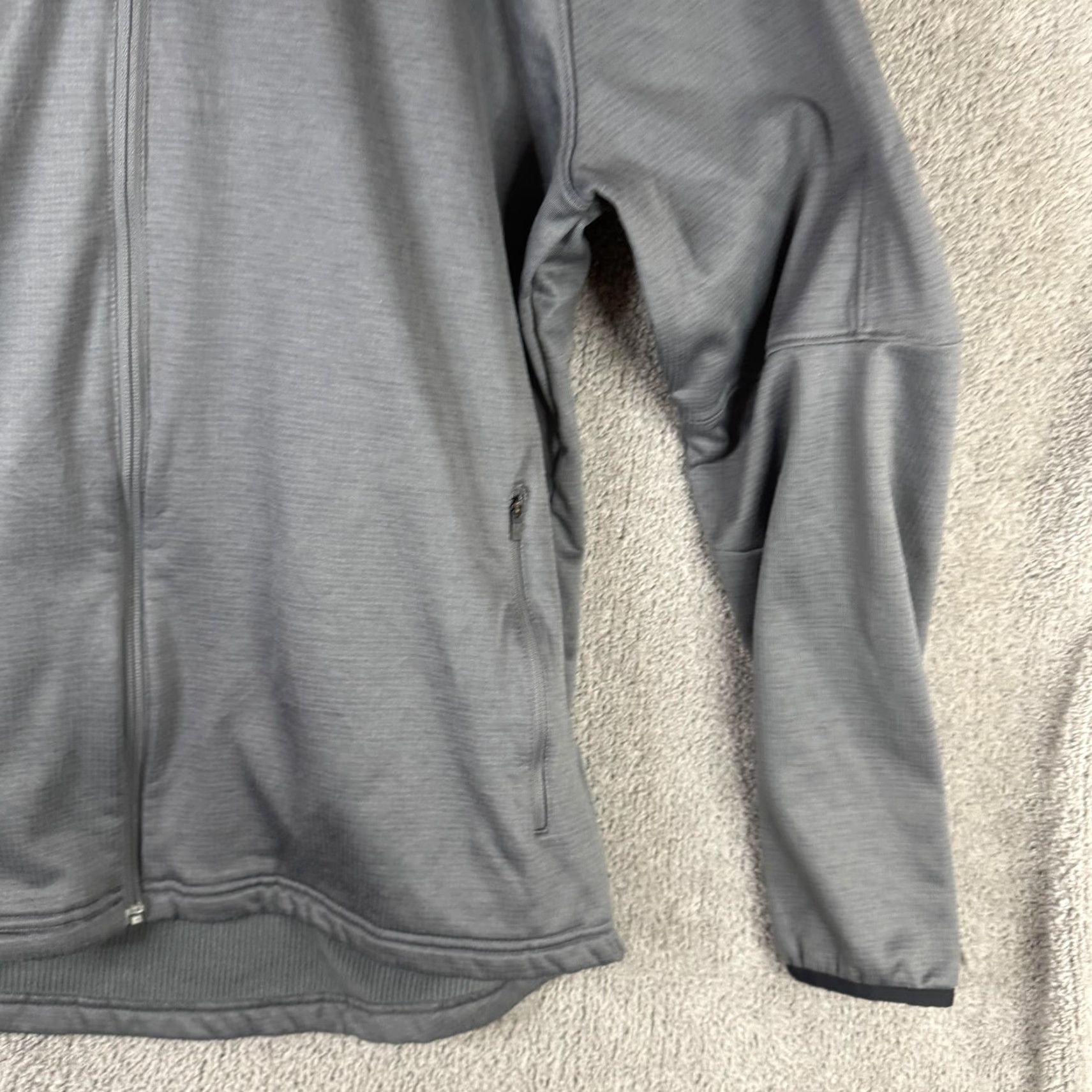 Under Armour Under Armour Jacket Mens L Gray Hooded Full Zip Lined Lightweight Athletic Running Gym Training Casual Front Zip Pockets Size US L / EU 52-54 / 3 - 3 Thumbnail