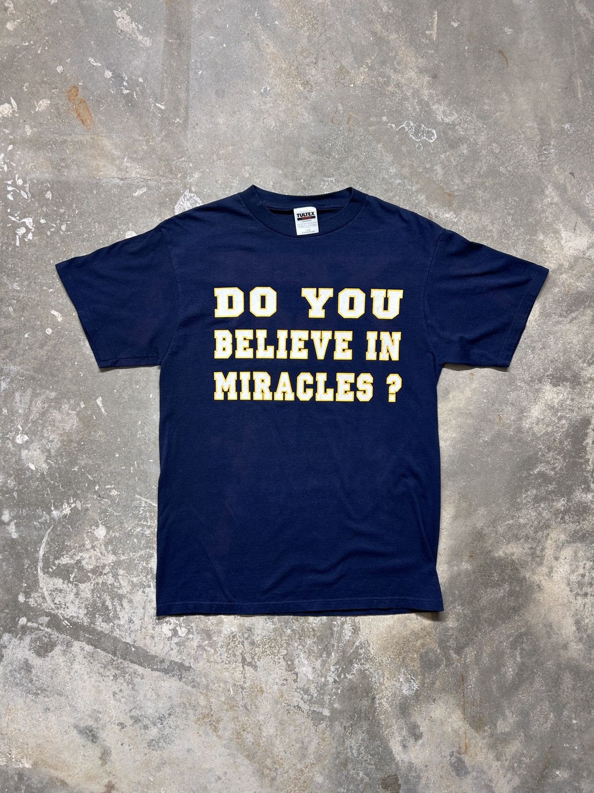 Vintage Vintage 00’s Do You Believe In Miracles Hockey Movie Tee Size US L / EU 52-54 / 3 - 1 Thumbnail