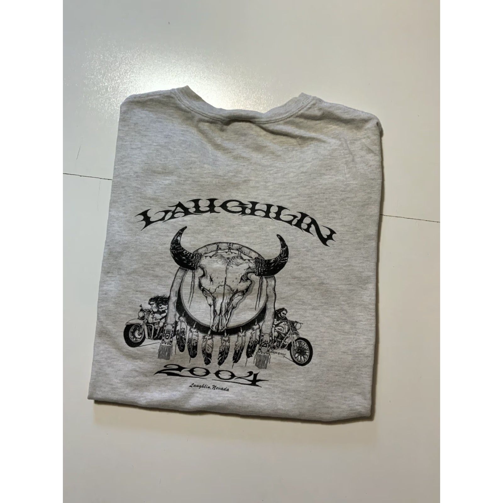 Hanes VINTAGE Laughlin River Run Motorcycle Rally 2004 Ram Skull Dream Catcher Graphic T-Shirt Hanes Men 2XL Gray Shirt Mens Size US XXL / EU 58 / 5 - 2 Thumbnail