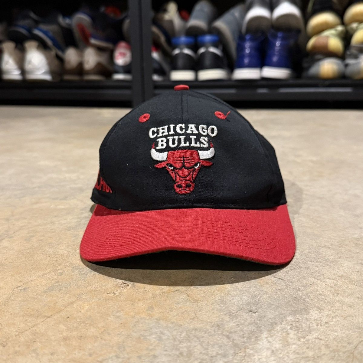 Vintage 1990s Chicago Bulls NBA Spellout Logo Snapback Hat Size ONE SIZE - 1 Thumbnail