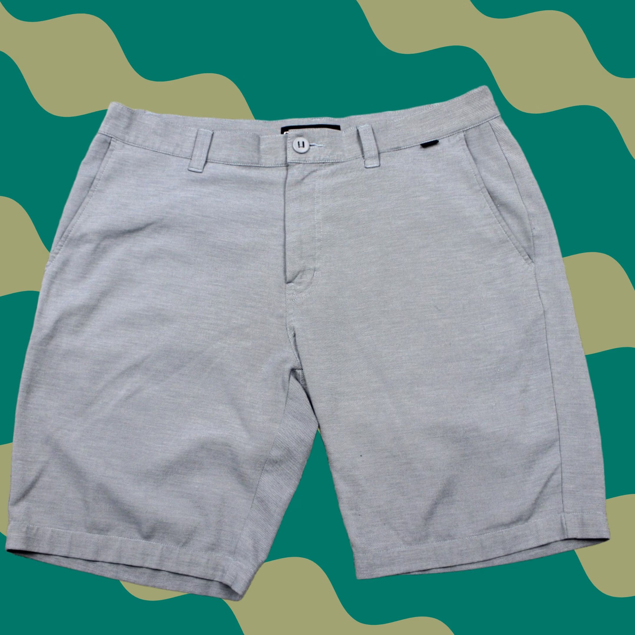 TravisMathew Travis Mathew Golf Shorts Mens 36 Gray Lightweight Stretch Bermuda Inseam 10" Regular Front Flat Front Pockets Size US 36 / EU 52 - 1 Thumbnail