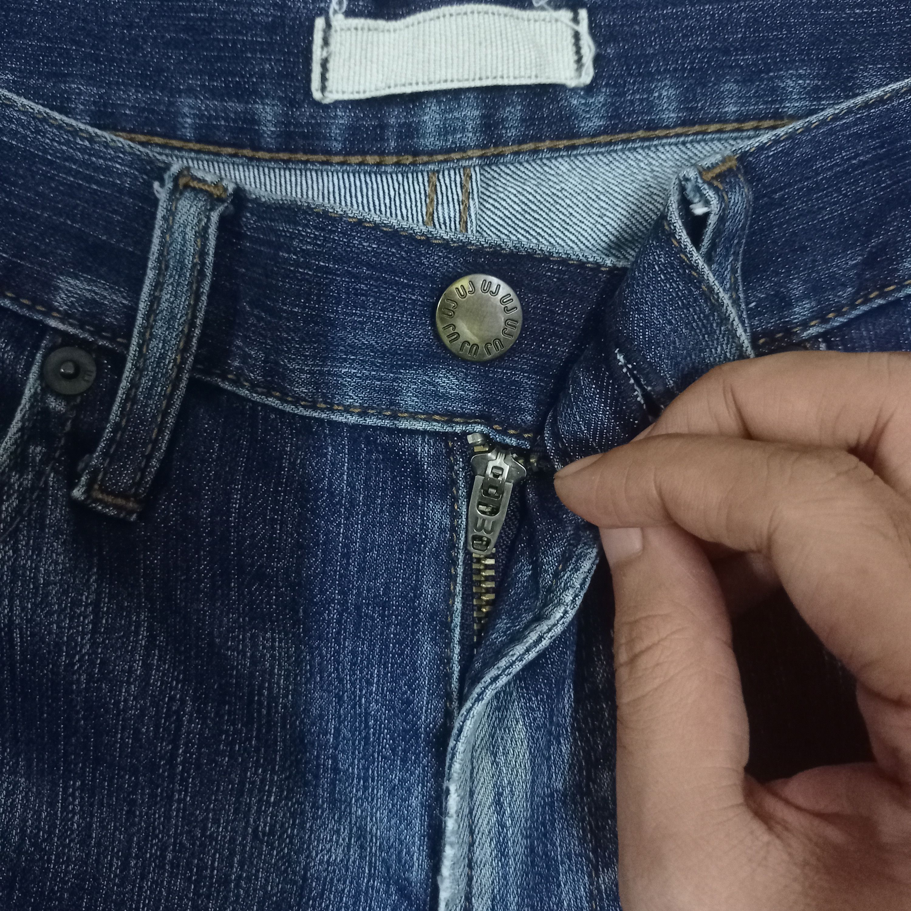 Japanese Brand × Uniqlo Vintage Japanese Uniqlo Blue Wash Distressed Jeans 31x32 Size US 31 - 3 Thumbnail