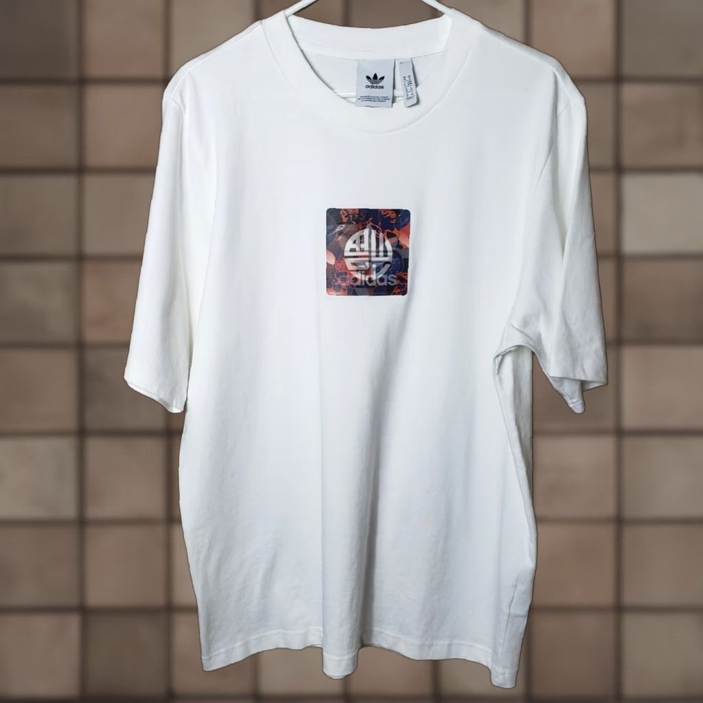 Adidas Adidas Originals Mens Lunar New Year Trefoil Graphic Lenticular Tee L Shirt White Crew Neck 100% Cotton Regular Fit Mens Size US L / EU 52-54 / 3 - 1 Thumbnail