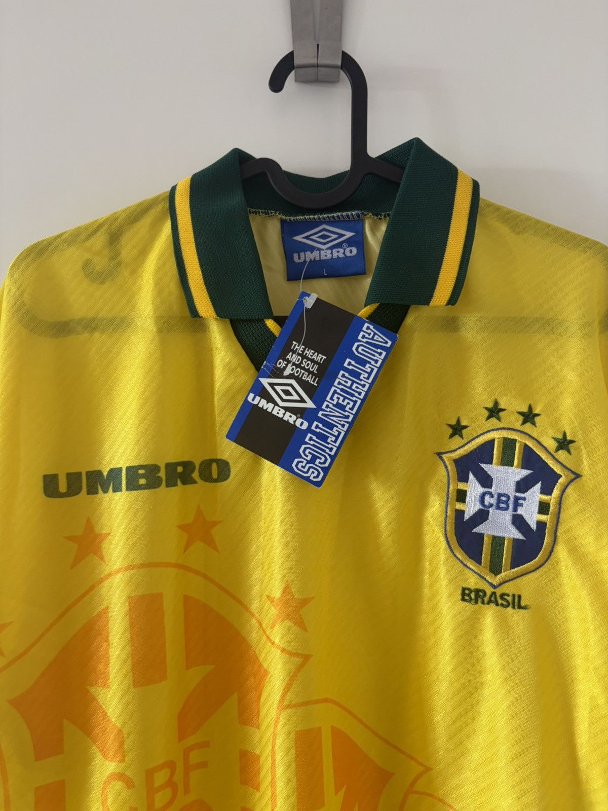 Umbro Brazil umbro 1996 home BNWT vintage Soccer Jersey Size US L / EU 52-54 / 3 - 2 Thumbnail