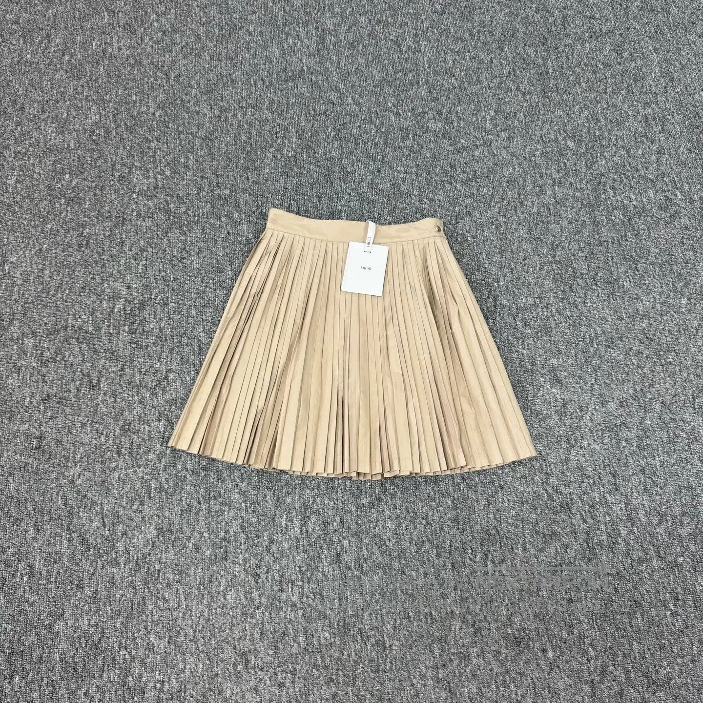 Dior Dior size s Beige pleated short skirt| Size 28" / US 6 / IT 42 - 1 Thumbnail
