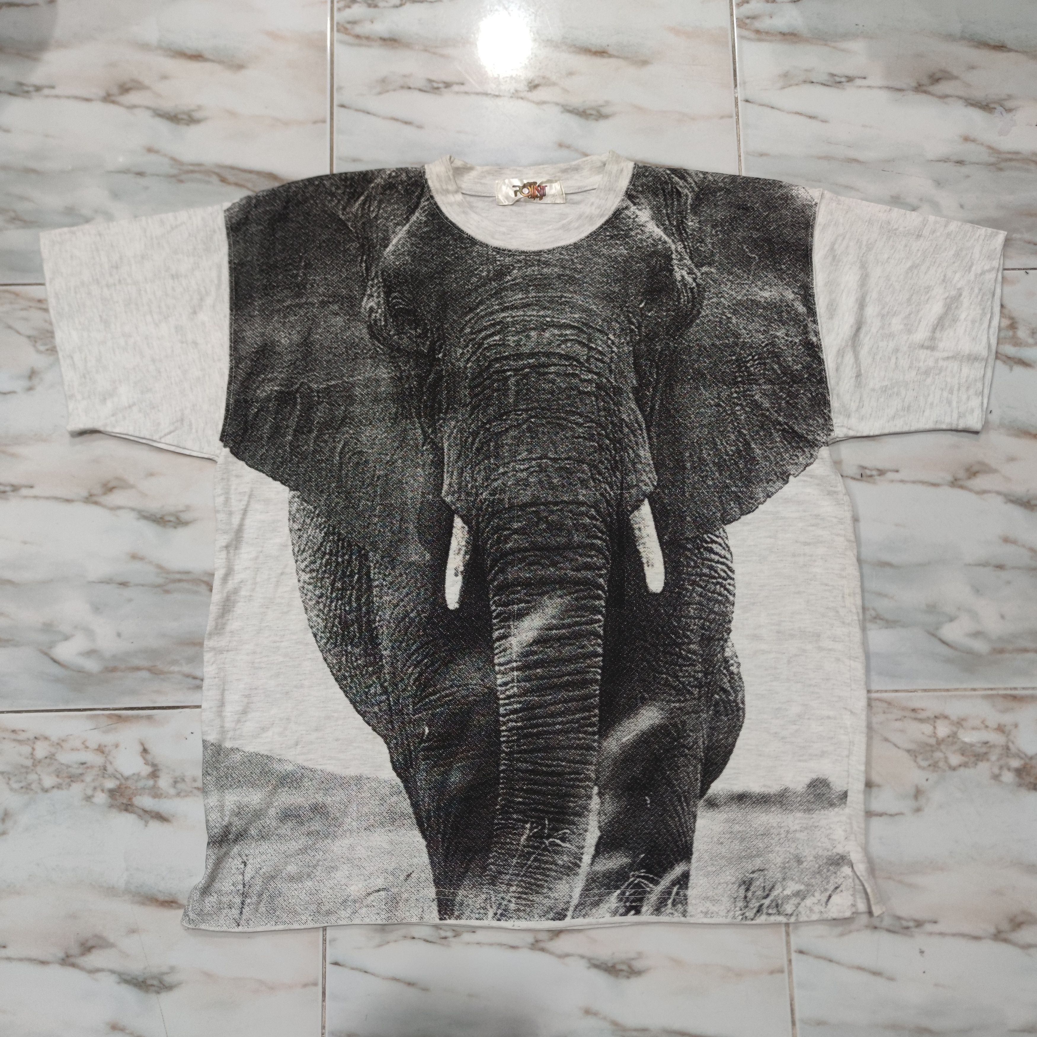 Vintage VINTAGE ELEPHANT OVERPRINT DESIGN T SHIRT Size US L / EU 52-54 / 3 - 1 Thumbnail
