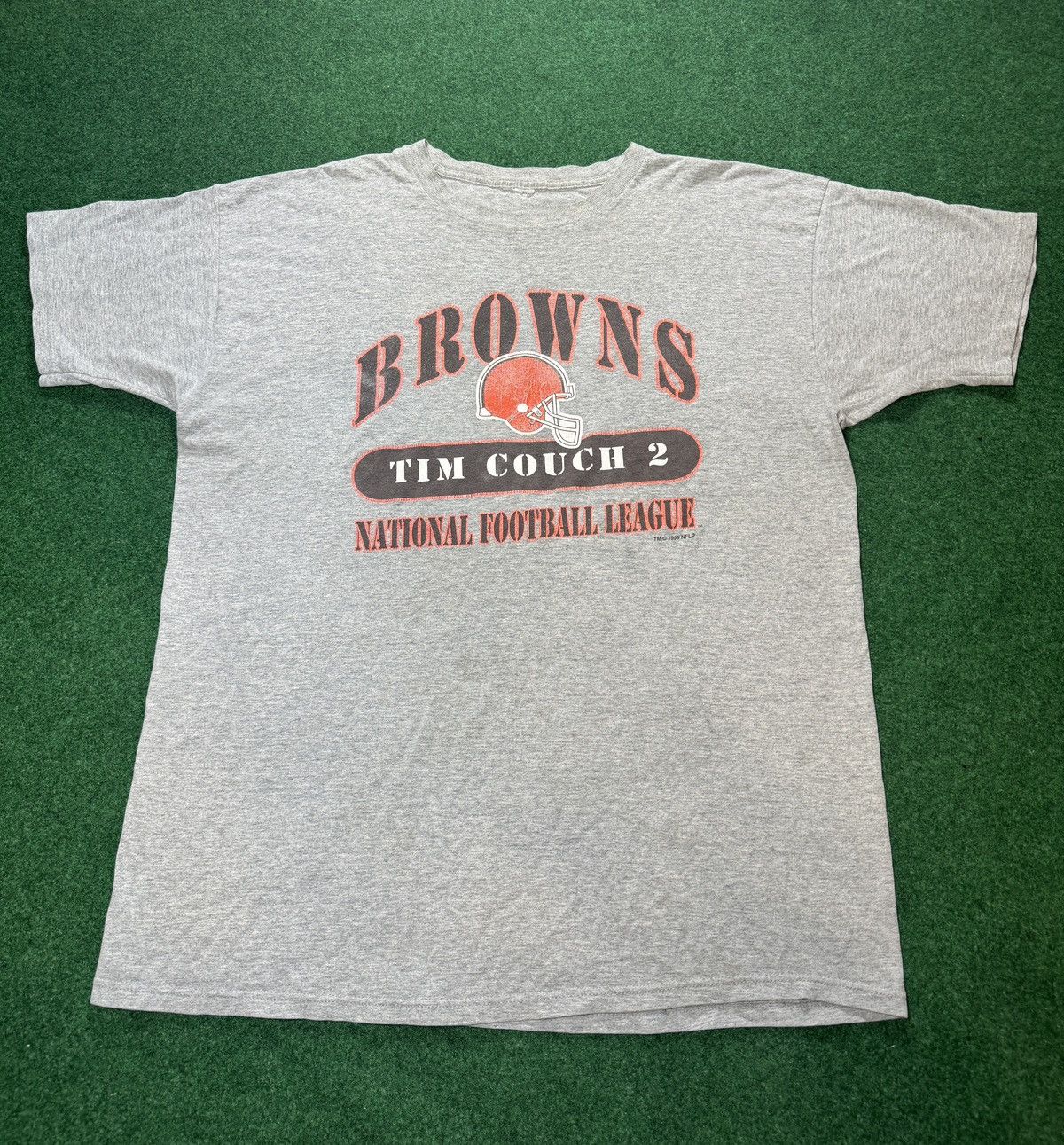 NFL × Nutmeg × Vintage Vintage 90s Cleveland Browns 1999 Tim Couch #2 NFL T Shirt Size US XXL / EU 58 / 5 - 1 Thumbnail