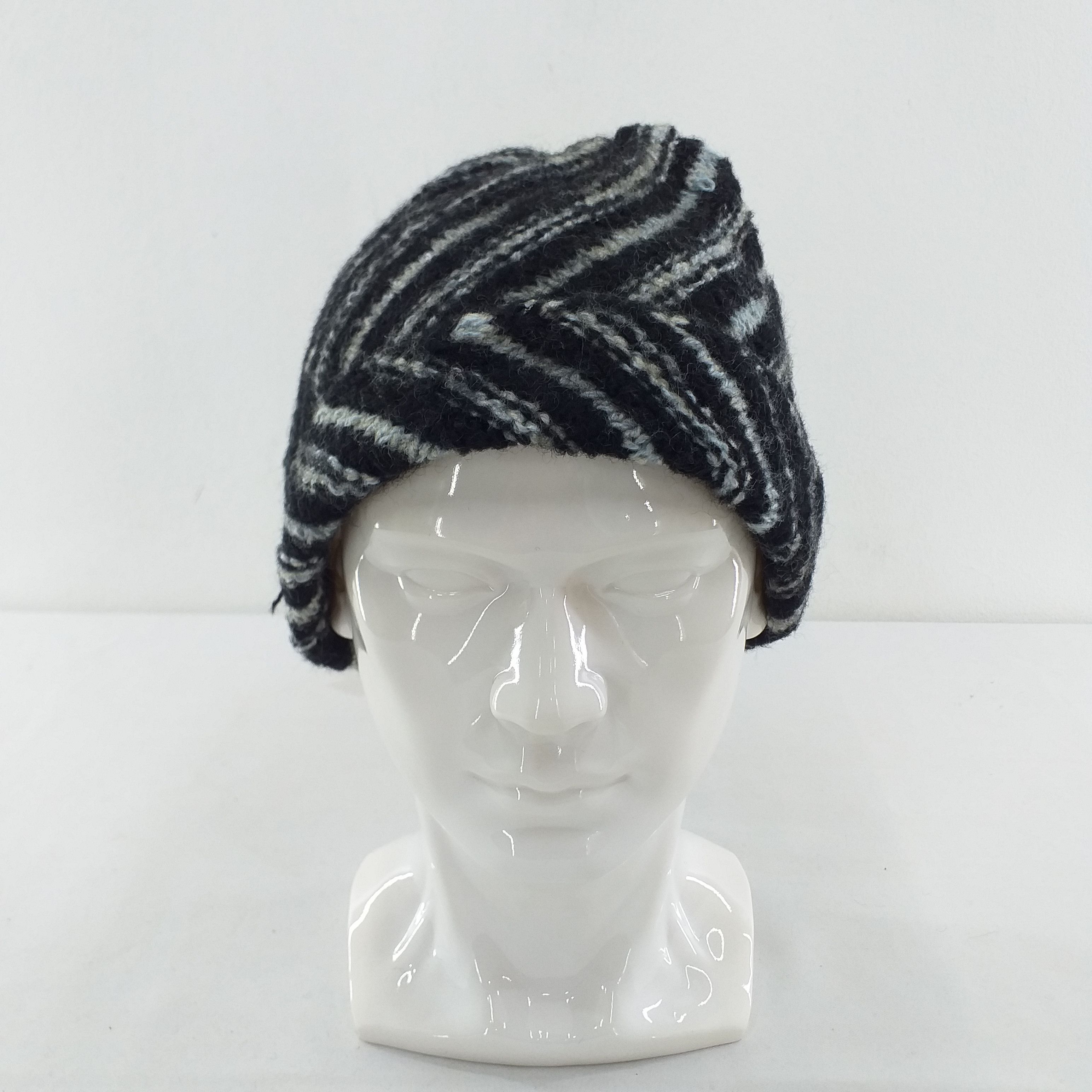 Japanese Brand Plain Black and White Stripes Snow Cap Hat Beanie -BN179 Size ONE SIZE - 1 Thumbnail