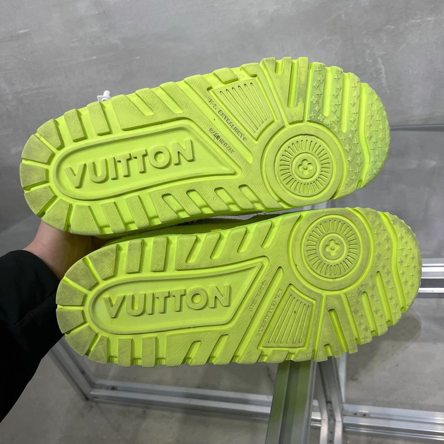 Louis Vuitton LV Trainer Maxi Fluorescent Green UK7 41 Size US 7 / EU 40 - 7 Thumbnail