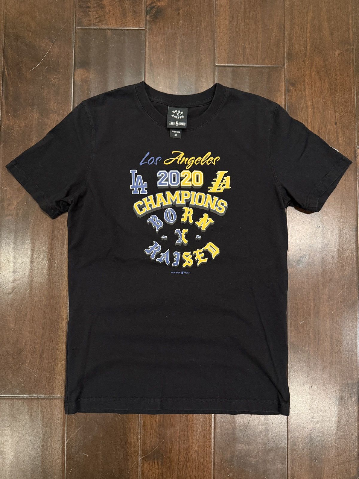 Born X Raised × NBA × New Era City of Champions Tee Lakers Dodgers Los Angeles LA Size US M / EU 48-50 / 2 - 2 Thumbnail