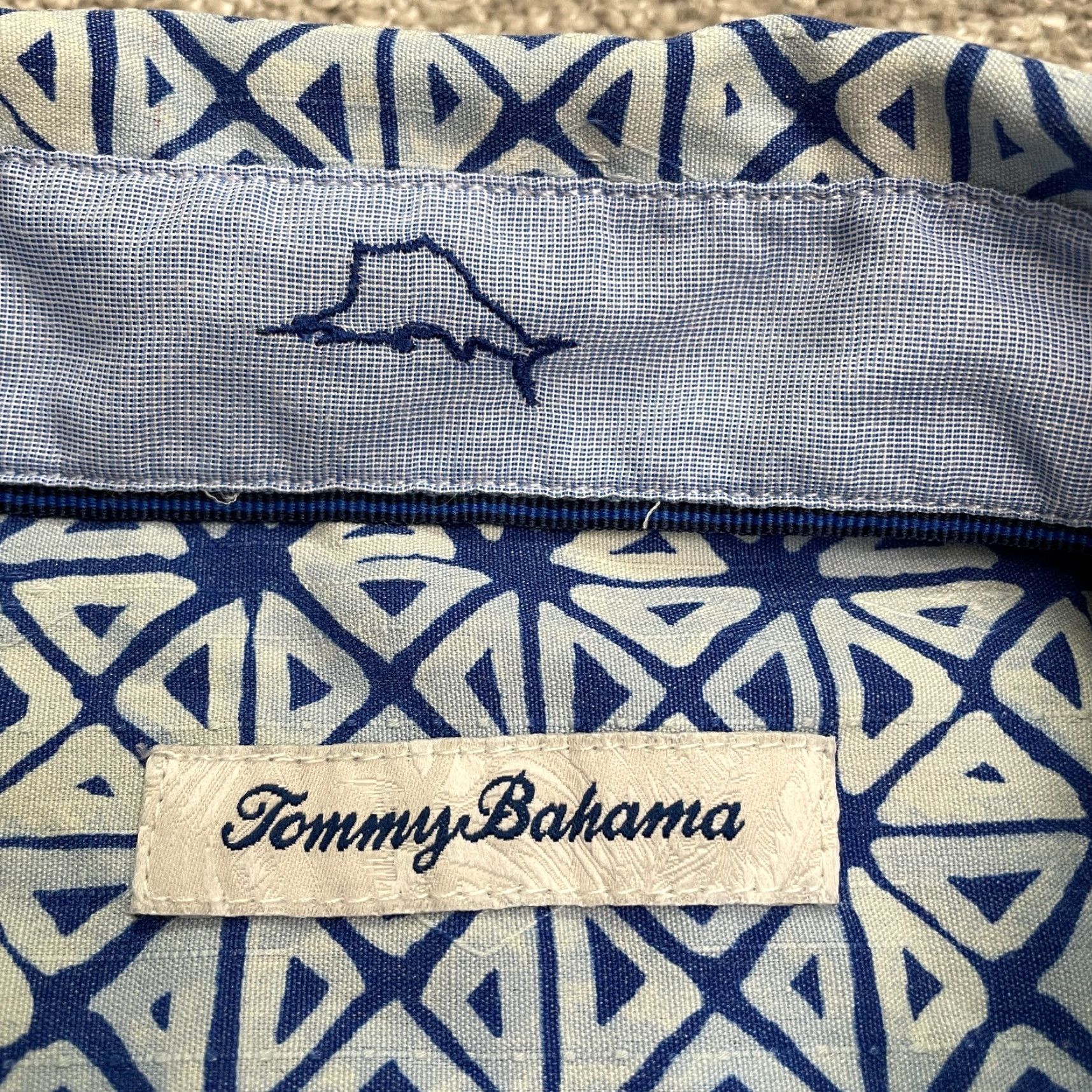 Tommy Hilfiger Vintage Tommy Hilfiger Silk Button-Up Shirt Men Large Geometric Blue Island Zone Tropical Size US L / EU 52-54 / 3 - 7 Thumbnail