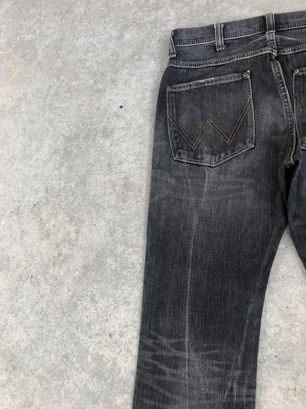 If Six Was Nine Japanese Wrangler Flared Jeans Distressed Size US 30 / EU 46 - 9 Thumbnail