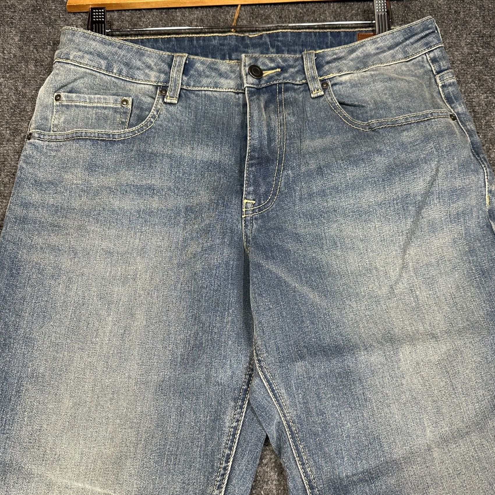 Asos ASOS Jeans Mens 32 X 31 Light Blue Wash Cotton Stretch Straight Leg Pockets 5-Pocket Design Denim Size US 32 / EU 48 - 3 Thumbnail