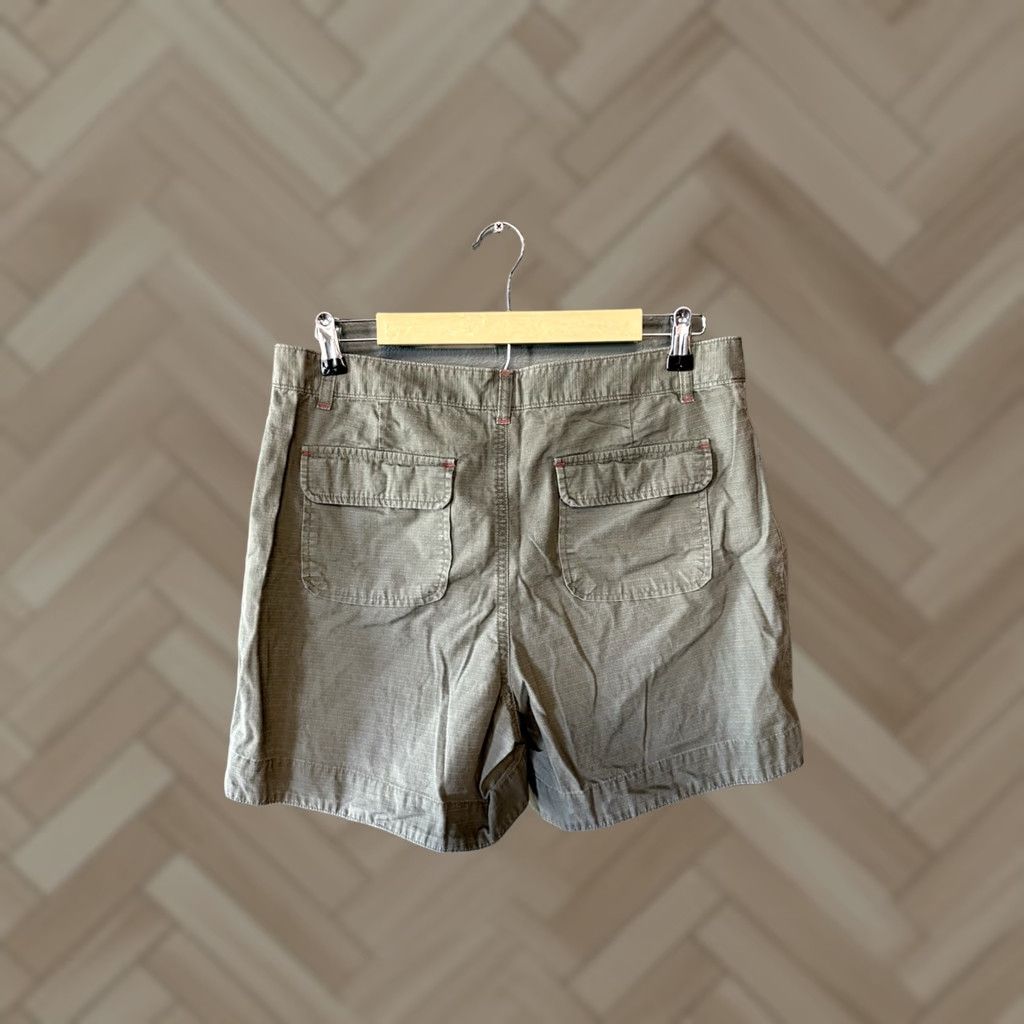 Gap Gap Womens Green Chino Shorts Size 12 Size 34" / US 12 / IT 48 - 1 Thumbnail