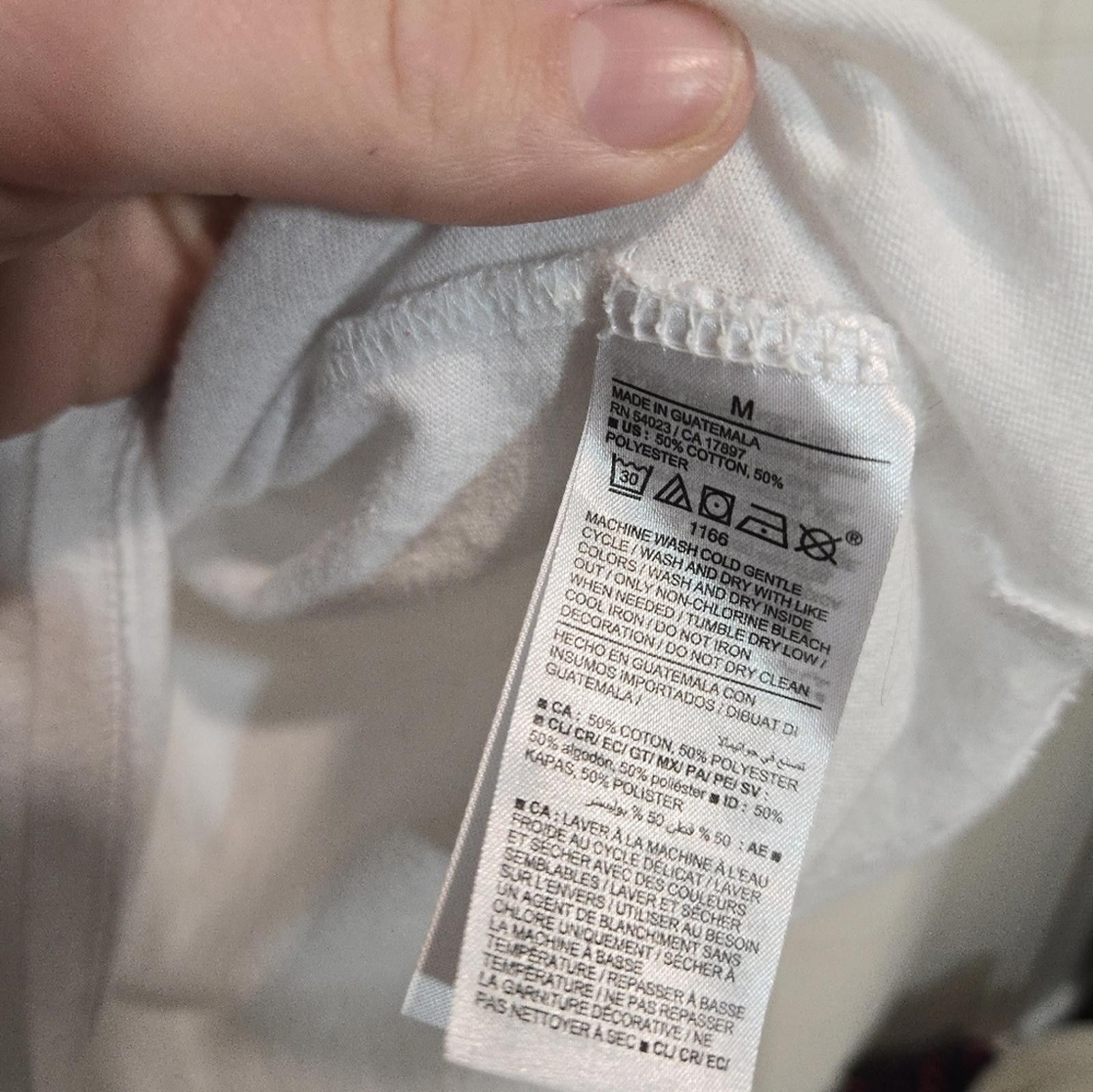 Old Navy Old Navy Tee Size M / US 6-8 / IT 42-44 - 2 Thumbnail
