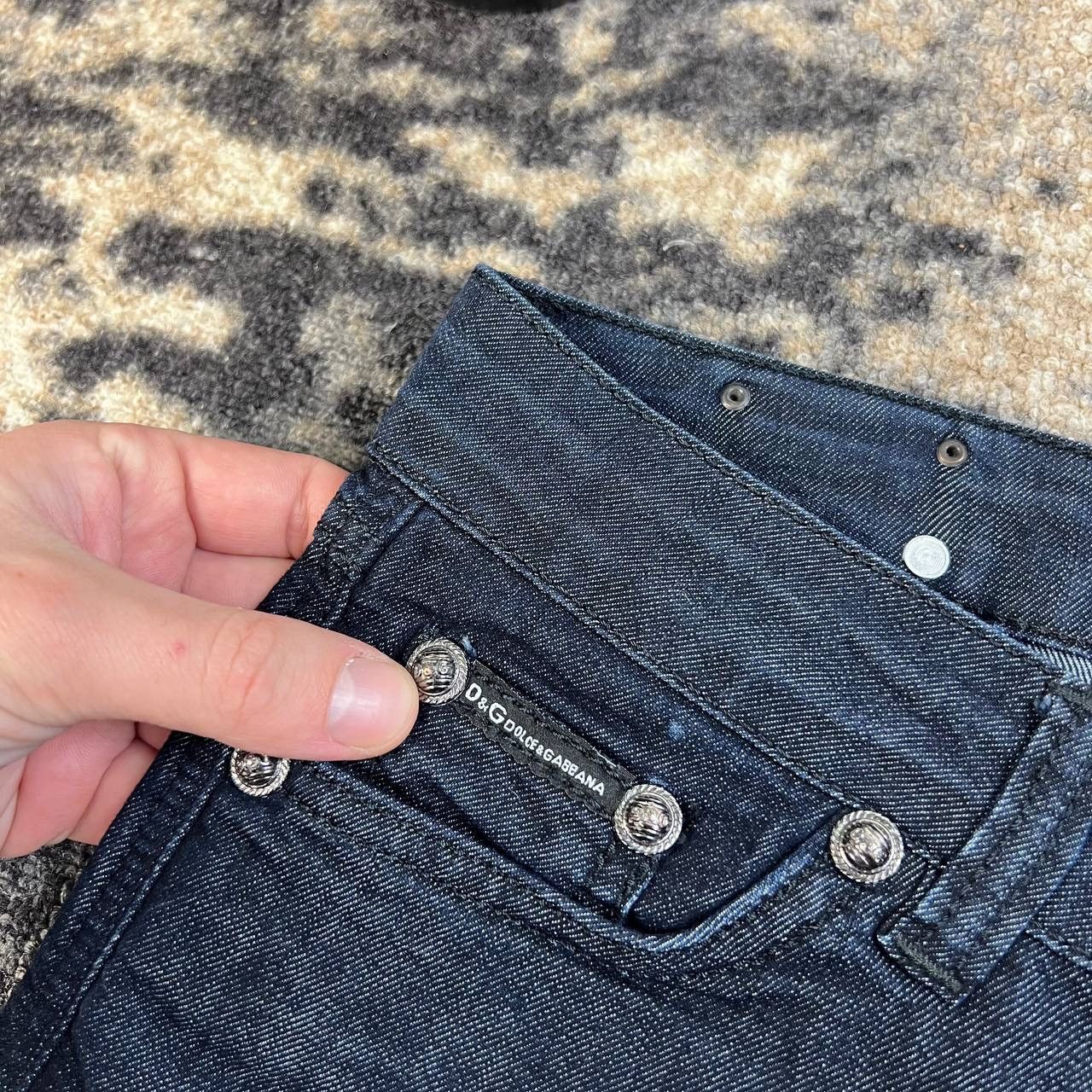 Dolce & Gabbana Dolce & Gabbana Luxury Mini Logo Denim Shorts Size 28" / US 6 / IT 42 - 5 Thumbnail